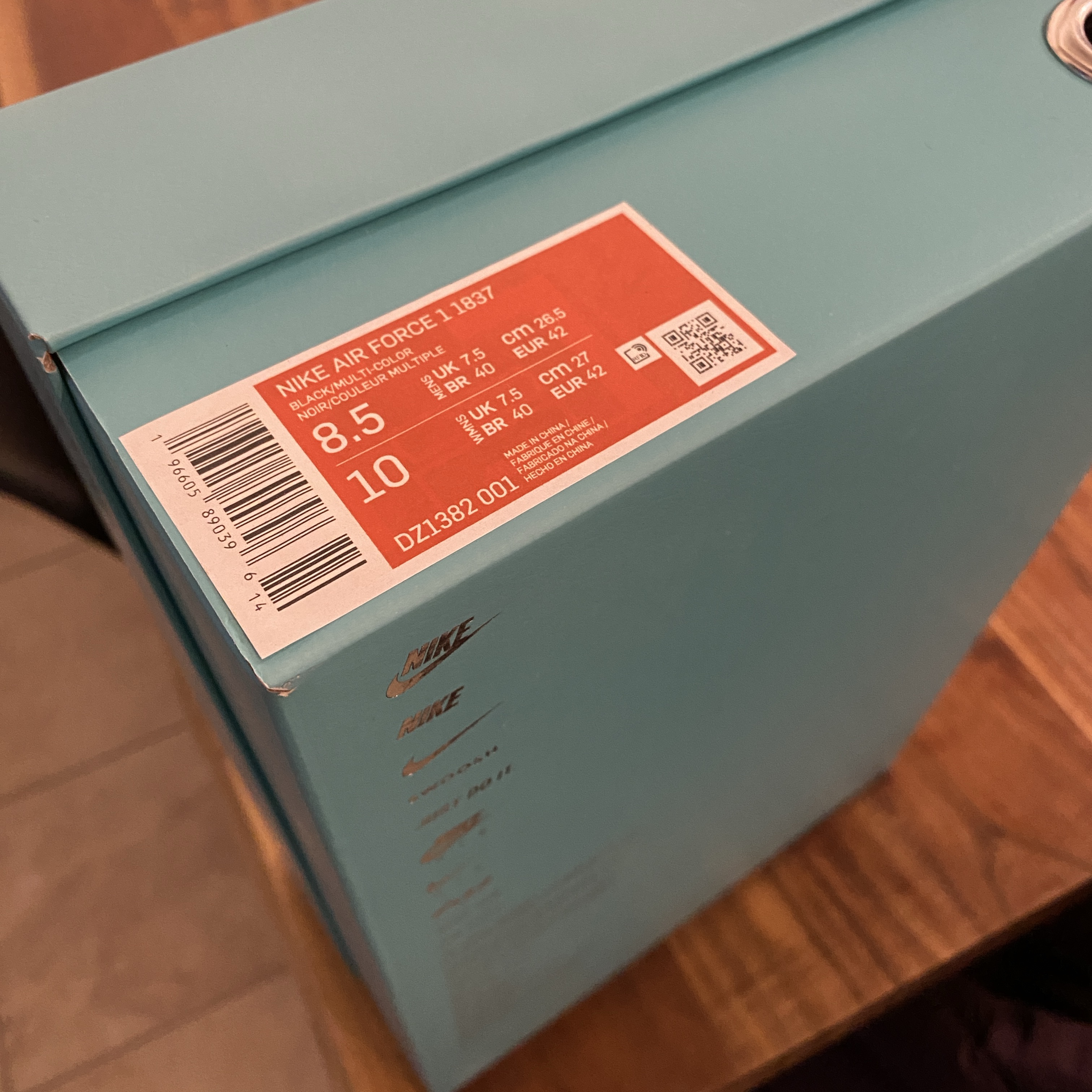 Nike x Tiffany & Co. Air Force 1 Low SP 1837, Nike x Stussy Air Force 1 '07 Mid SP Black and Light Bone 착용 스타일 - 2