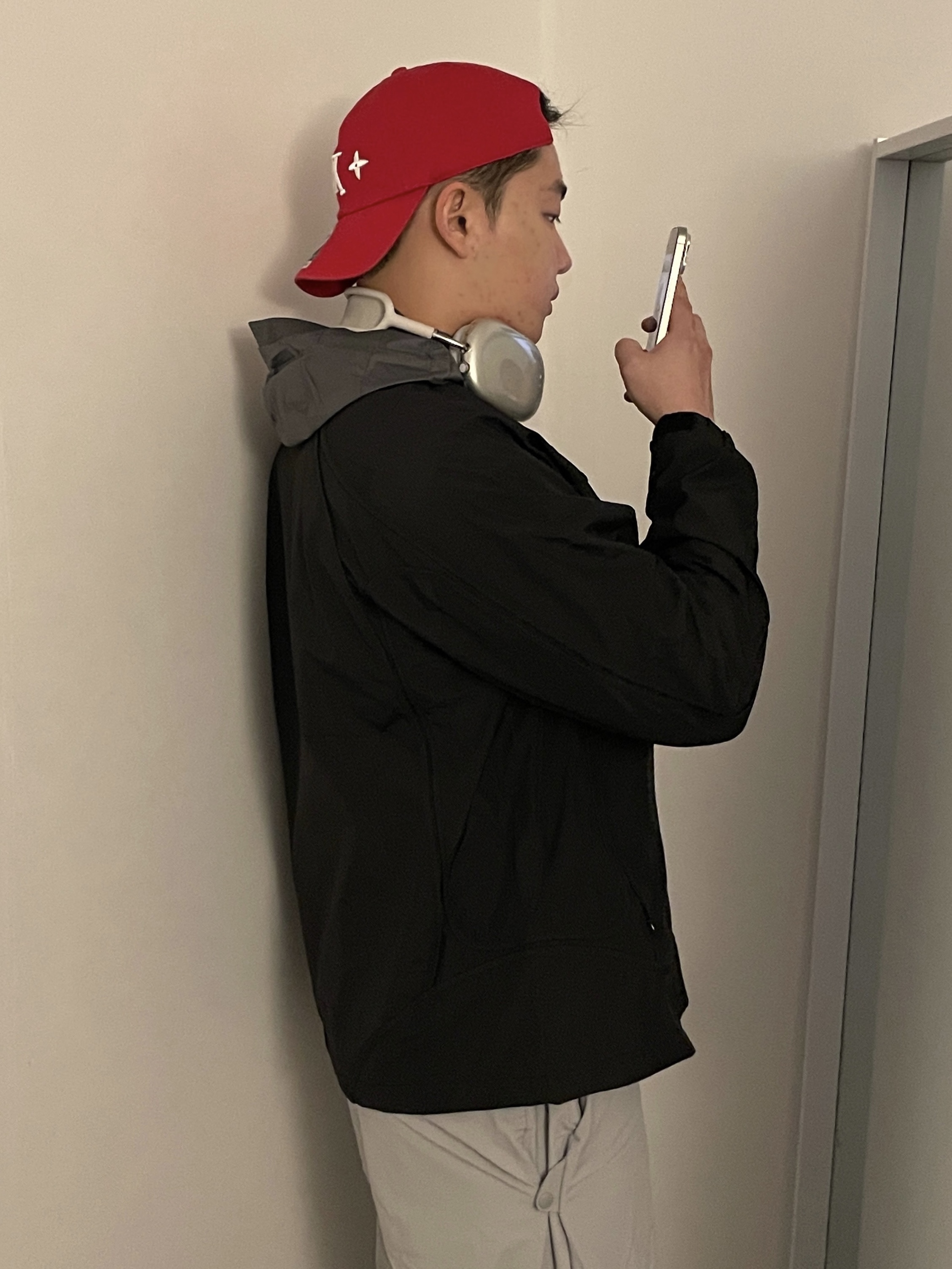 산산기어 도킹 자켓 V2 블랙  - 23FW, 산산기어 사이드 스냅 팬츠 V2 라이트 그레이 - 23FW 착용 스타일 - 1