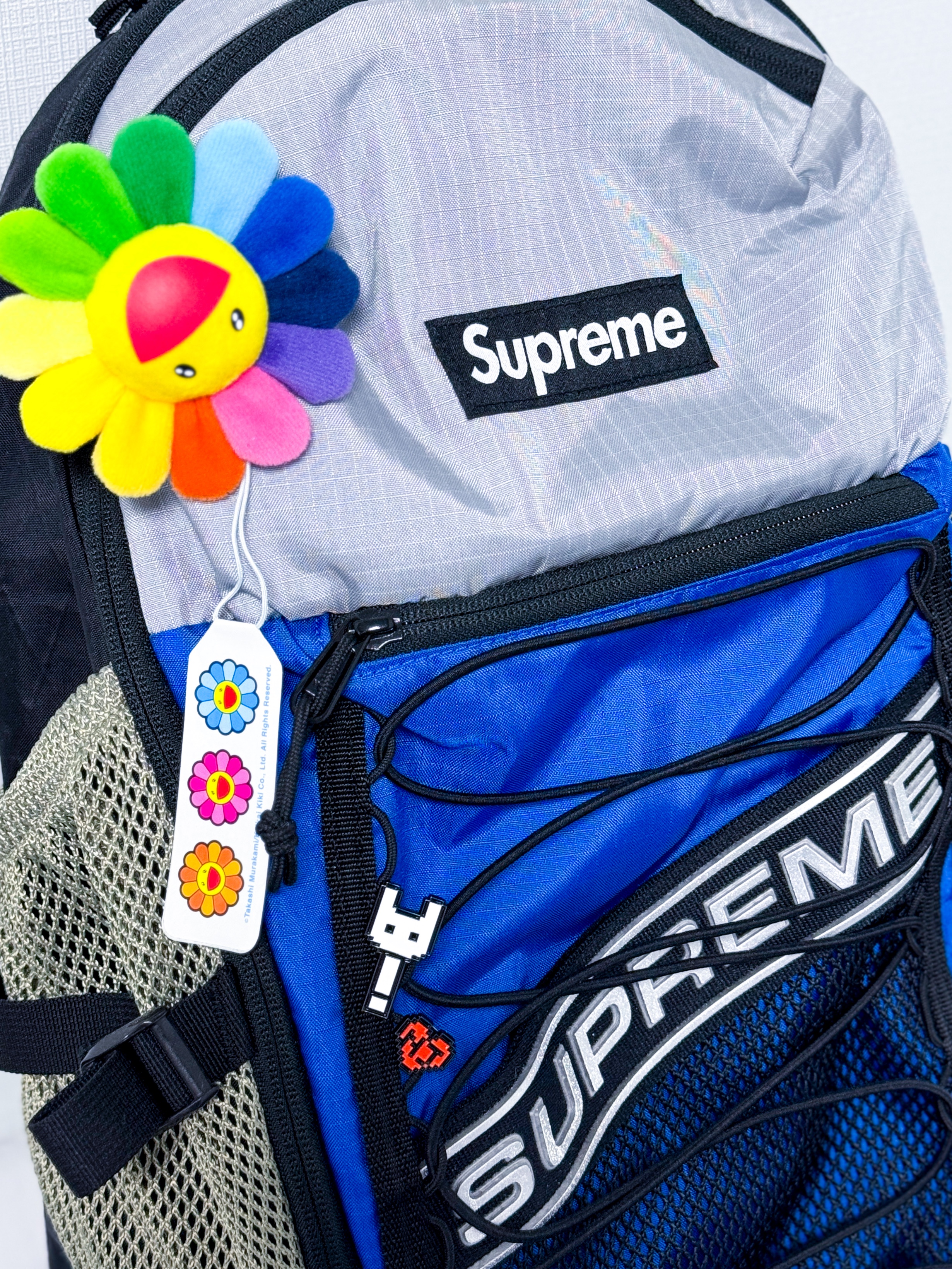 Supreme Backpack Blue - 23FW, Newjeans x The Powerpuff Girls Metal Pin Badge Bunny 착용 스타일