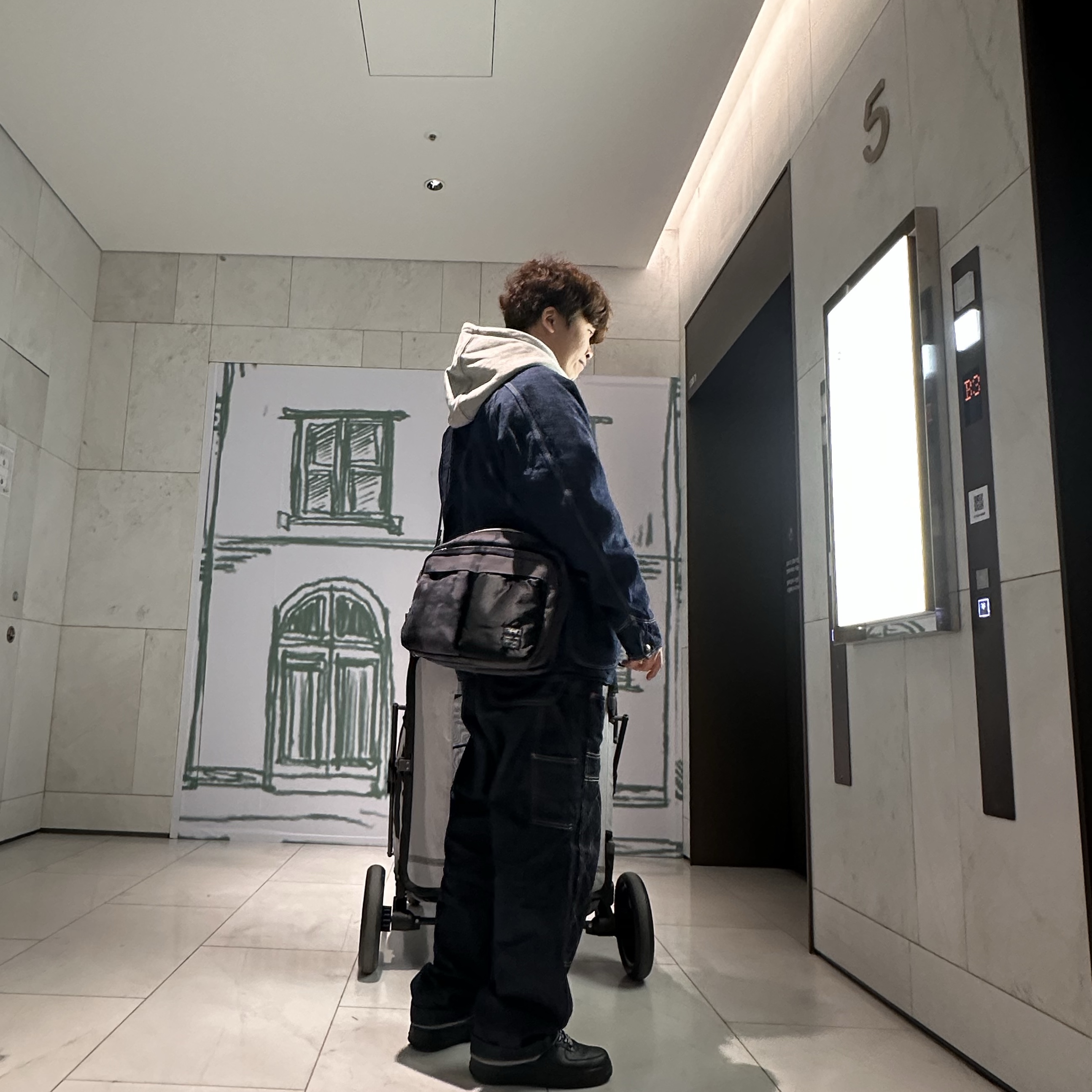 Porter x Palace 2Way Shoulder Bag Black 착용 스타일