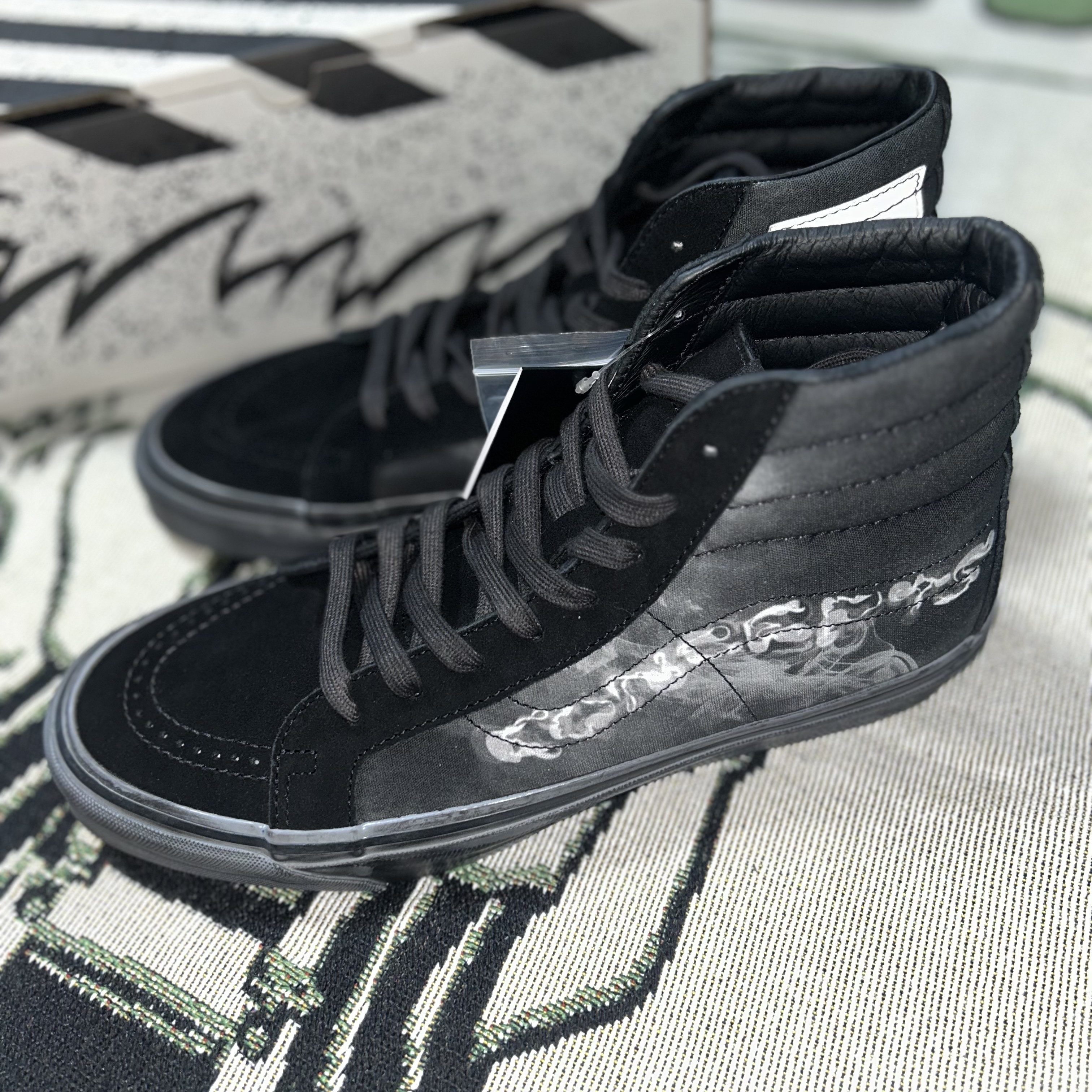 Vans Vault x Concepts Sk8-Hi LX Black Smoke 착용 스타일 - 5