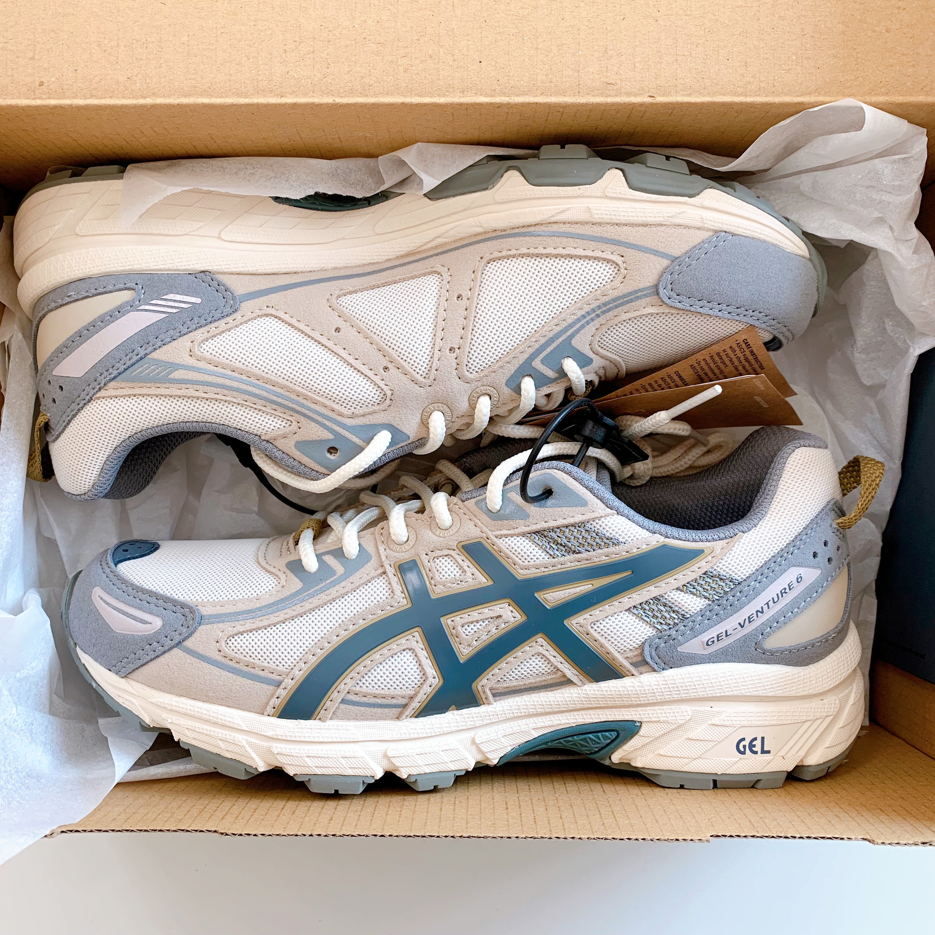 Asics Gel-Venture 6 SPS Birch Ironclad 착용 스타일