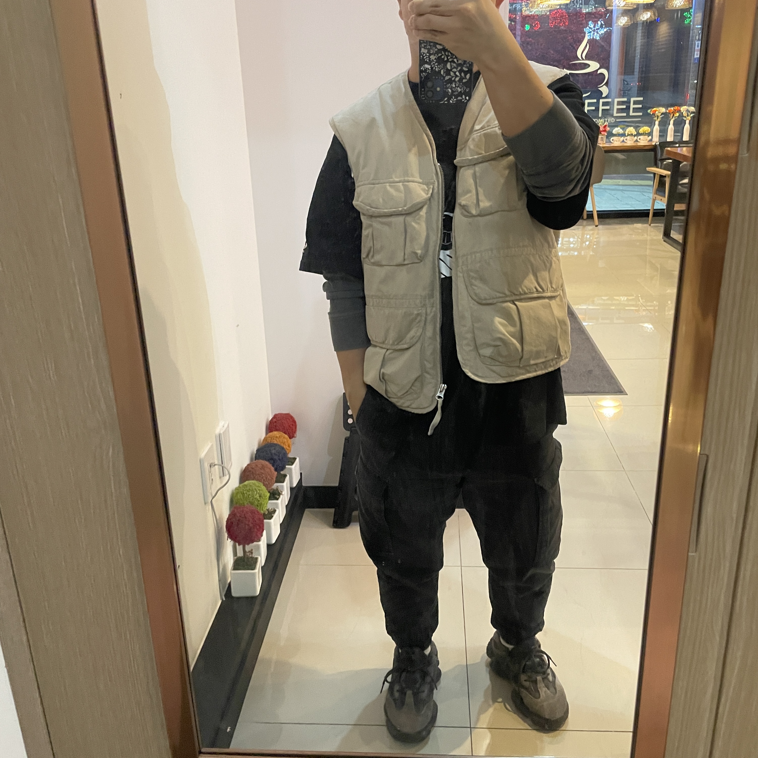Adidas Yeezy 500 Utility Black 2018/2020 착용 스타일