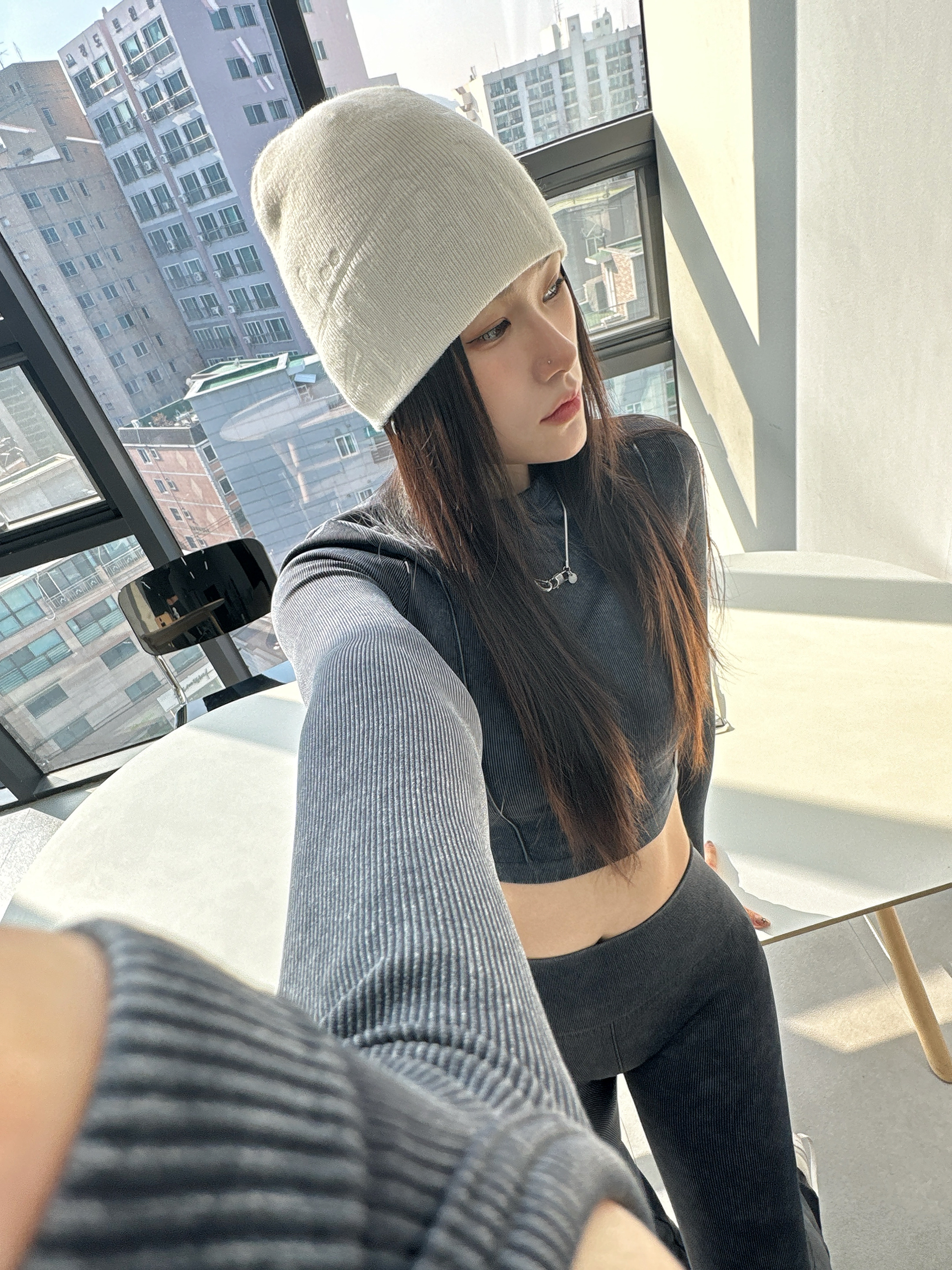 Stussy Debossed Stock Logo Beanie Bone 착용 스타일 - 2