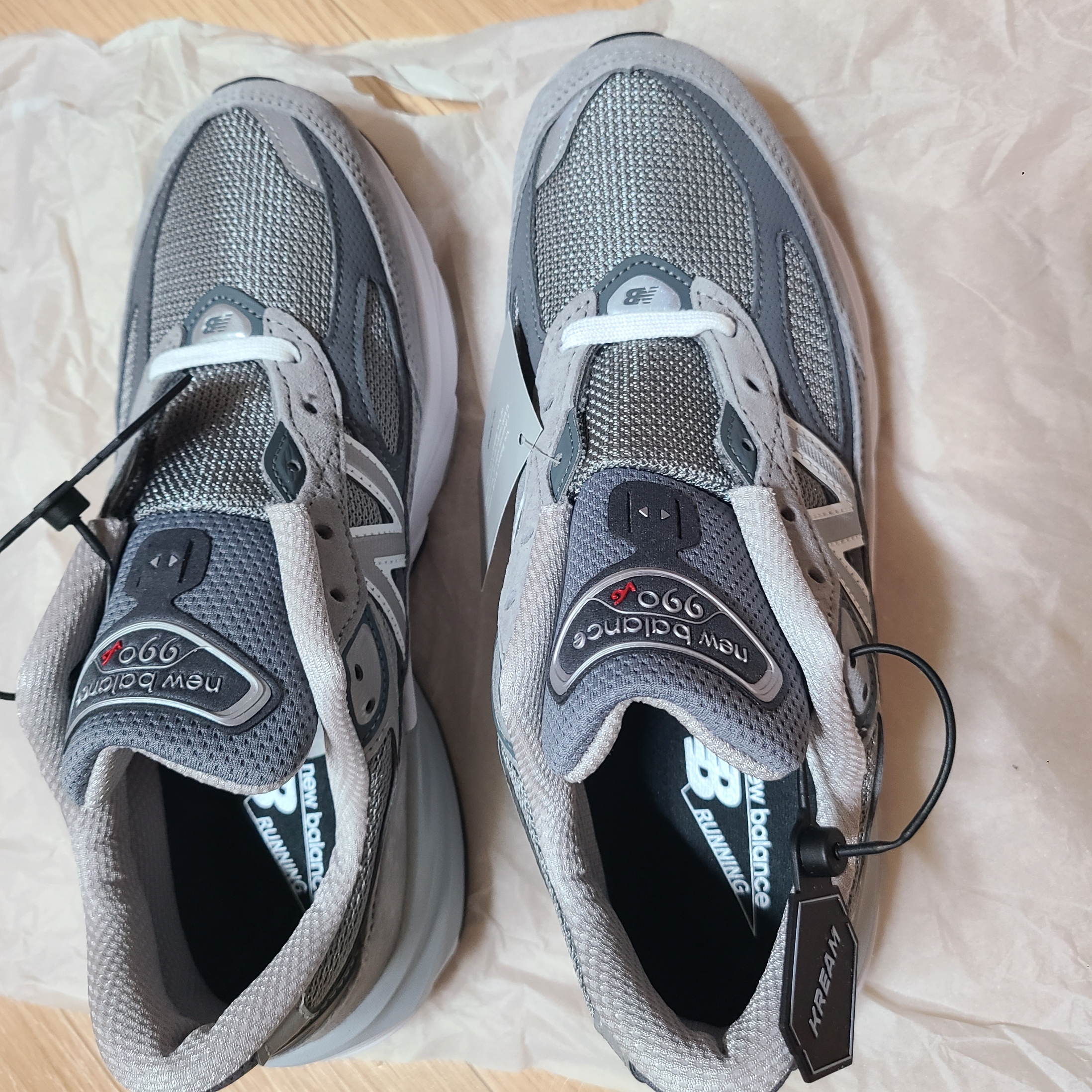 New Balance 990v6 Made in USA Grey - D Standard 착용 스타일 - 1