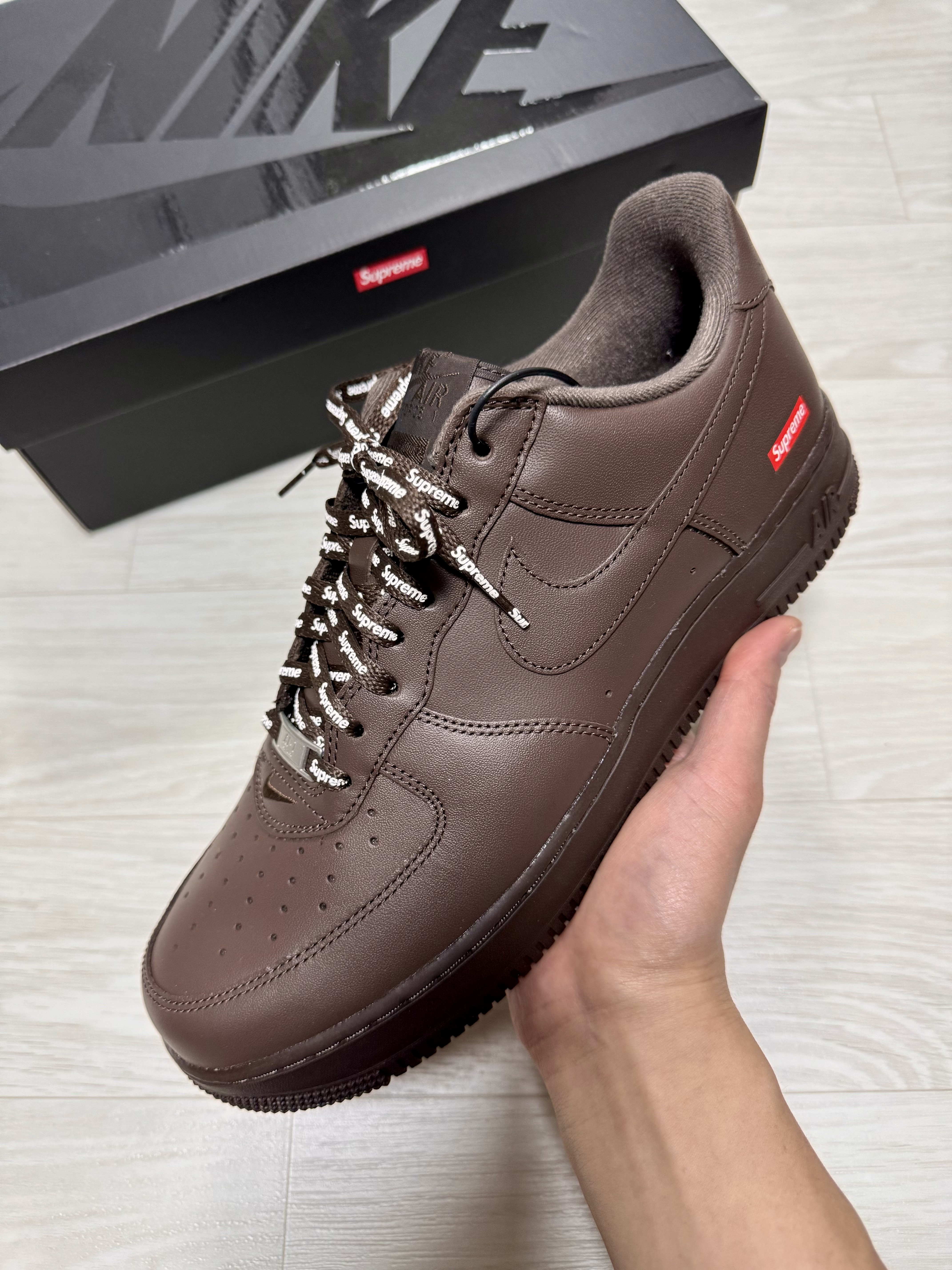 Nike x Supreme Air Force 1 Low Baroque Brown 착용 스타일