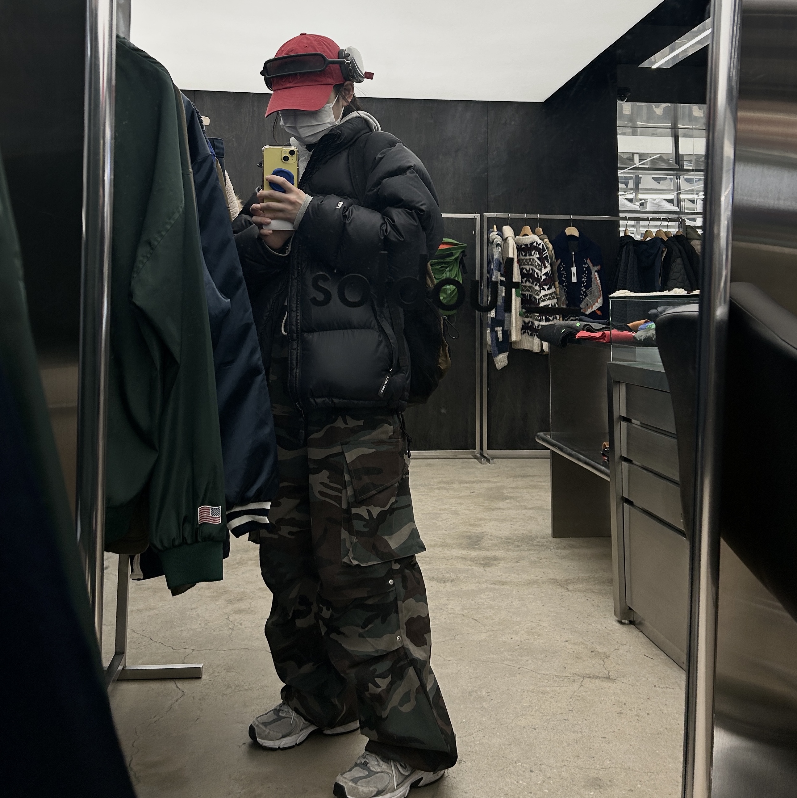 New Balance 530 Classic Grey, Apple AirPods Max Lightning Space Gray (Korean Ver.) 착용 스타일 - 1