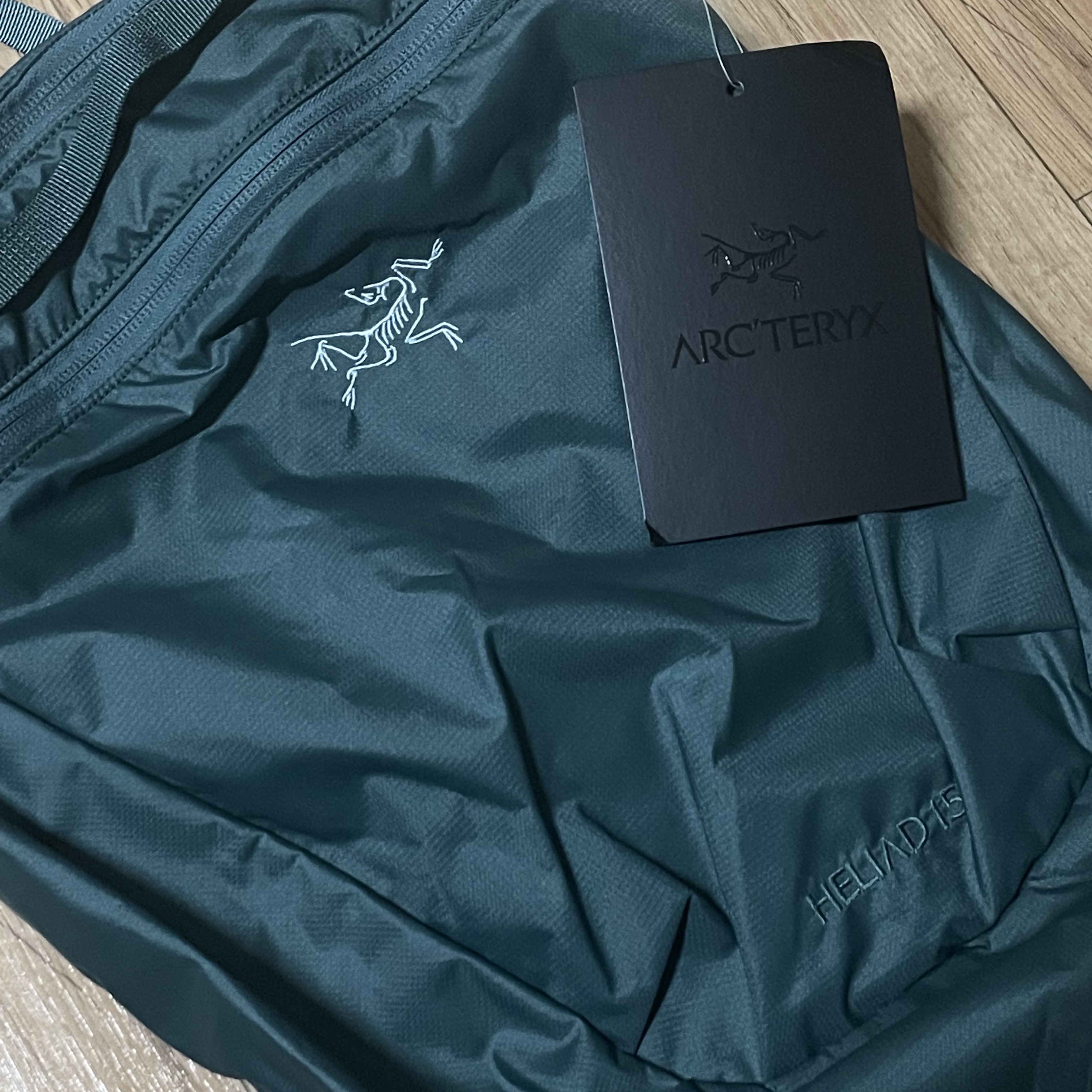 Arc'teryx Heliad 15 Backpack Boxcar 착용 스타일 - 1