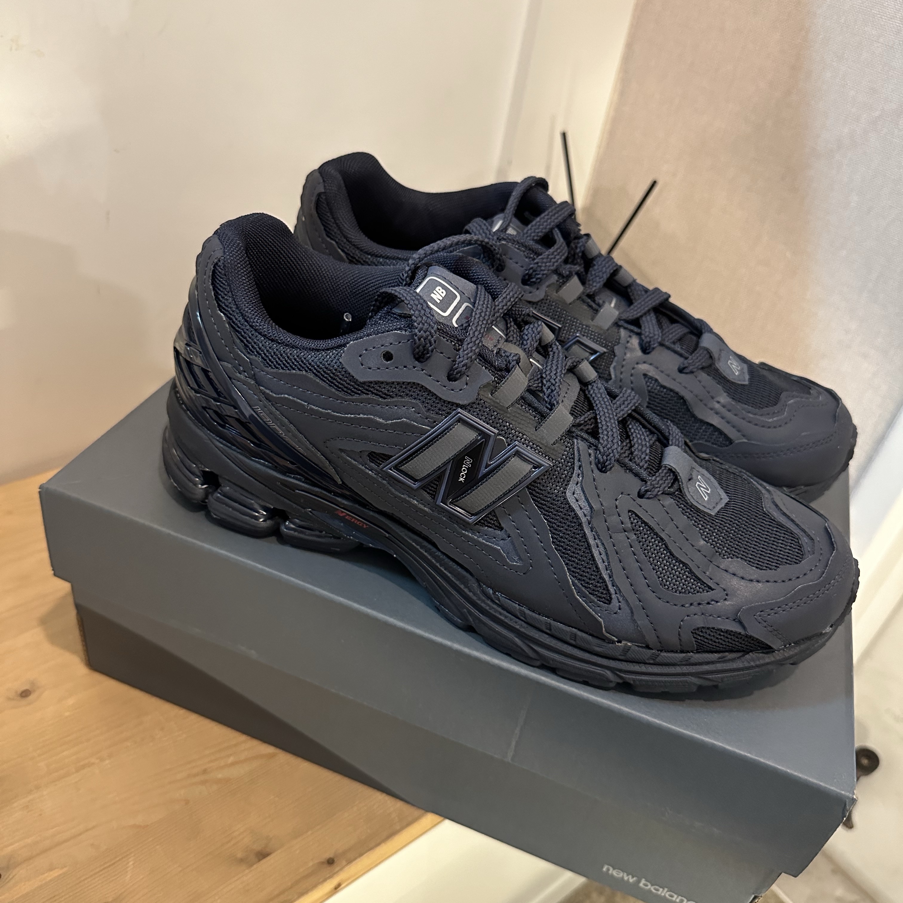 New Balance 1906D Protection Pack Eclipse 착용 스타일