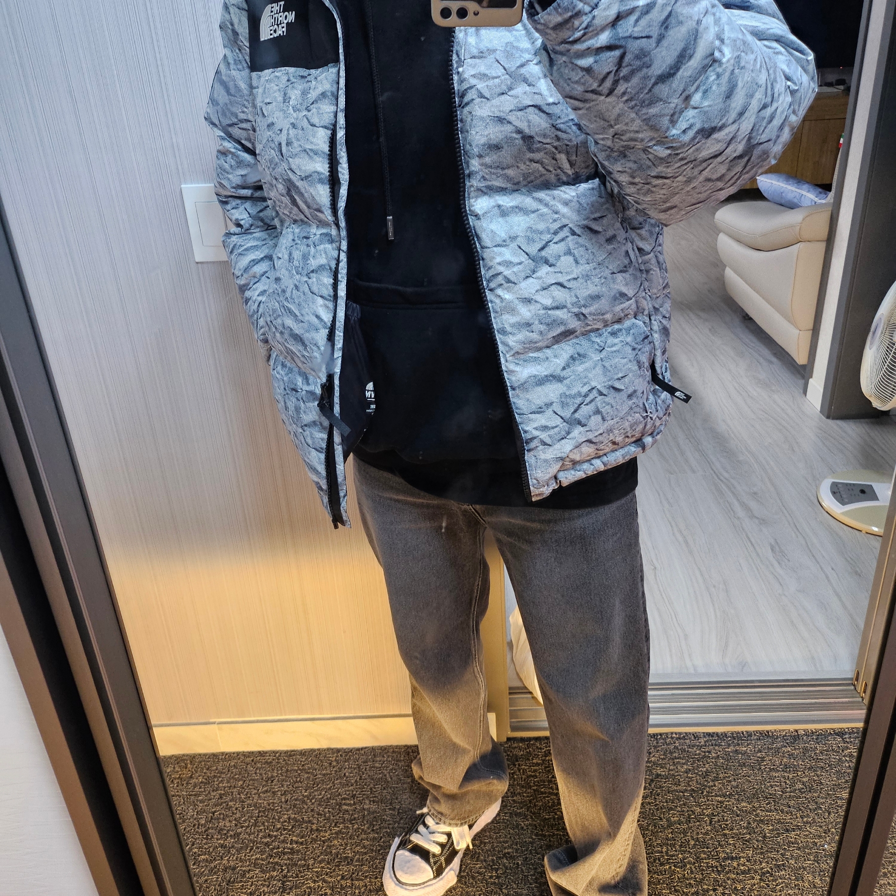 The North Face White Label Novelty Nuptse Down Jacket P White, Maison Mihara Yasuhiro Peterson23 OG Sole Canvas Low-top Sneakers Black 착용 스타일