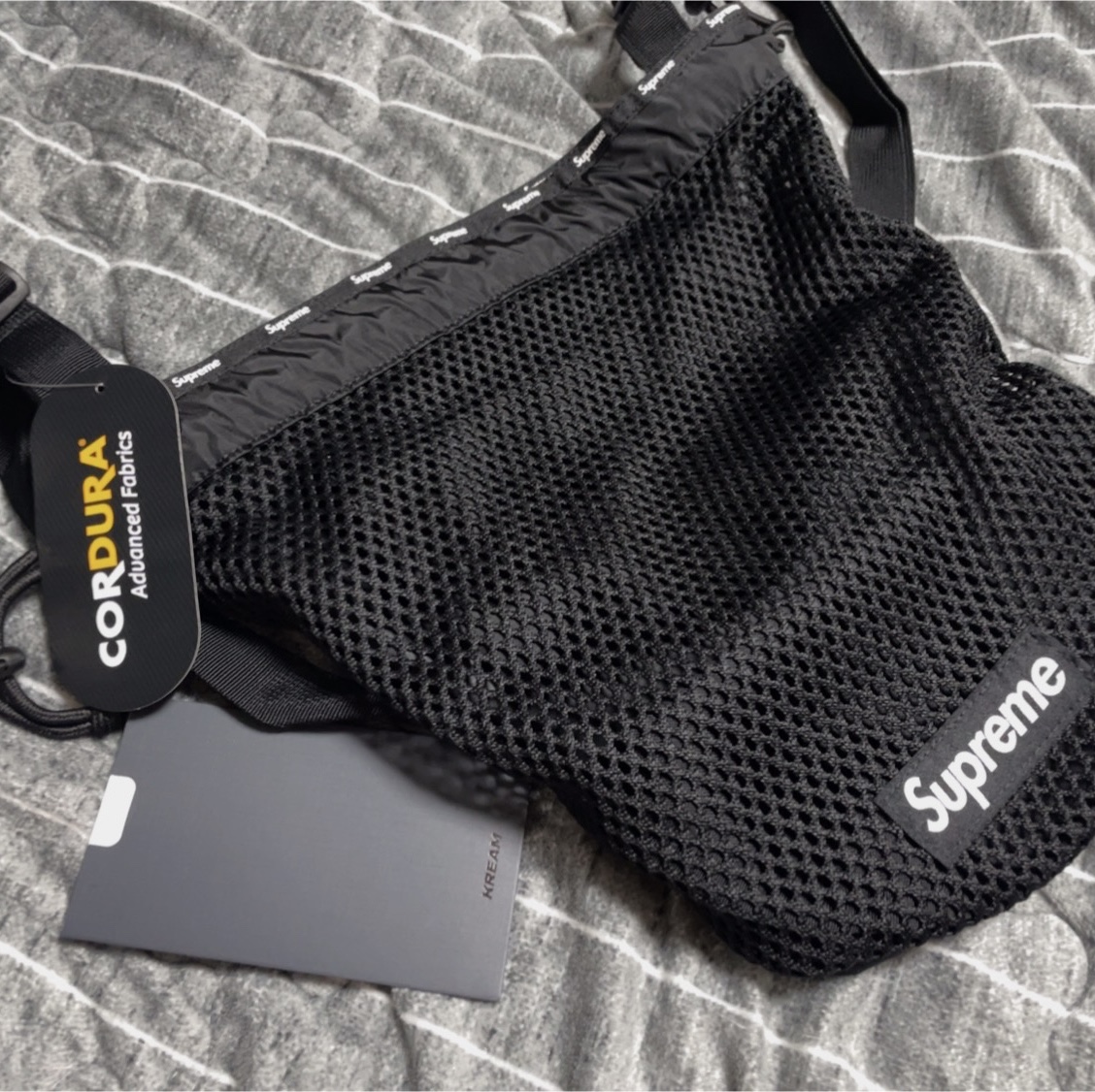 Supreme Mesh Small Backpack Black - 23SS 착용 스타일