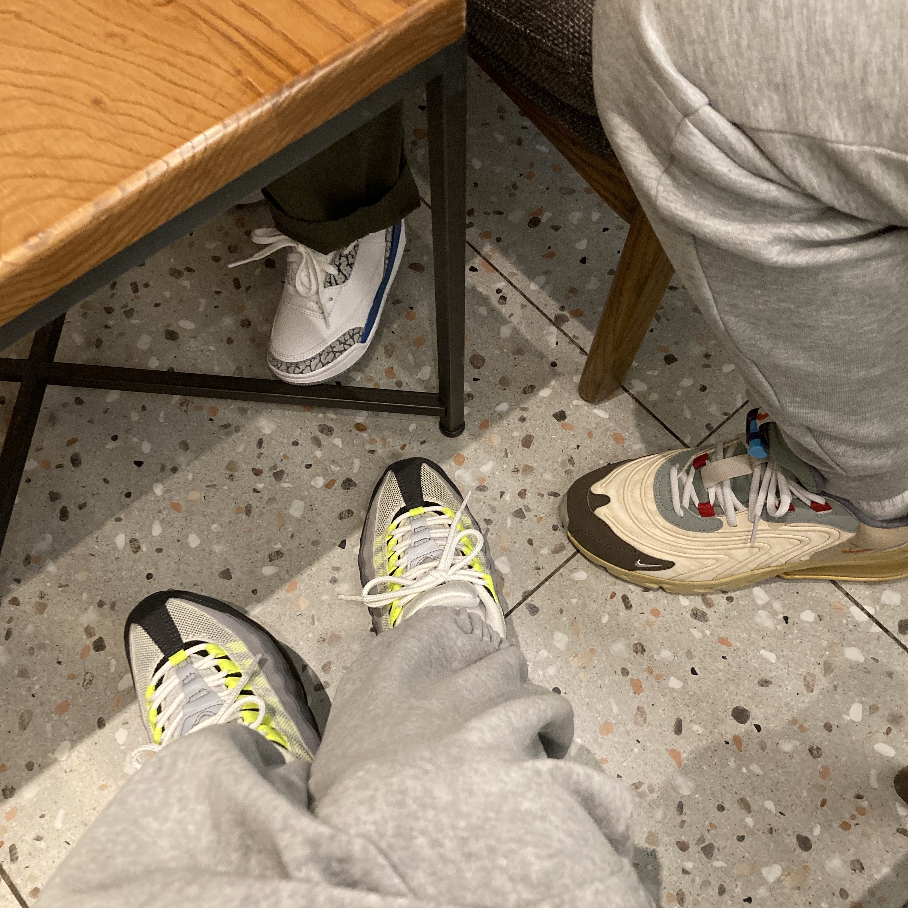 (GS) Nike Air Max 95 OG Neon Yellow 2020, Nike x Travis Scott Air Max 270 React Cactus Trails 착용 스타일 - 2