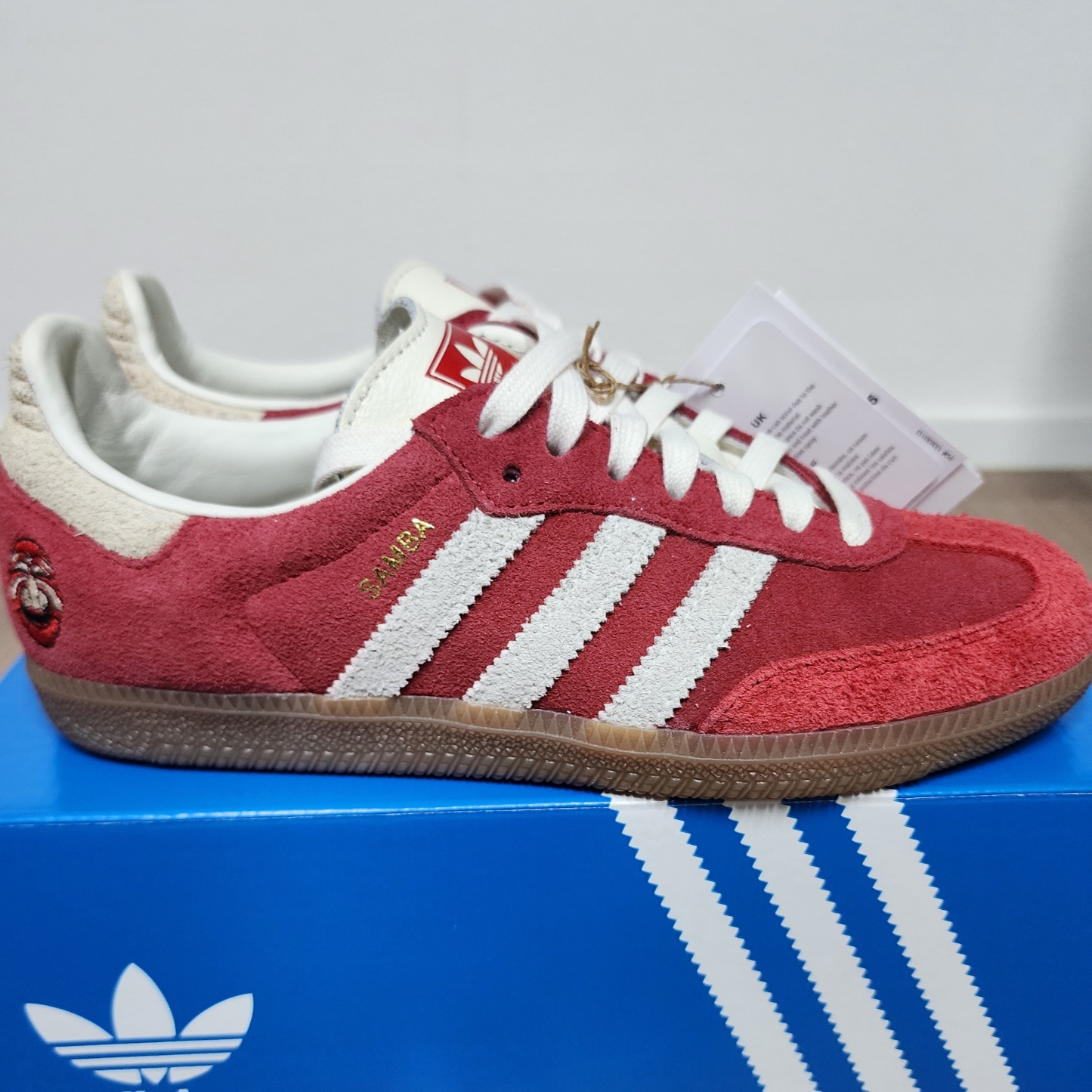 Adidas Samba OG Tal Better Scarlet Off White 착용 스타일 - 2