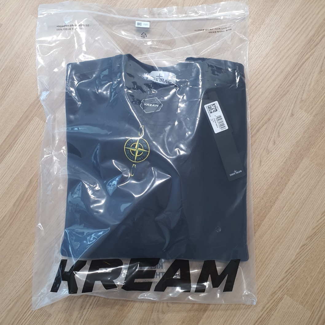 Stone Island 62420 Brushed Cotton Fleece Garment Dyed Crewneck Sweatshirt Navy Blue - 23FW 착용 스타일