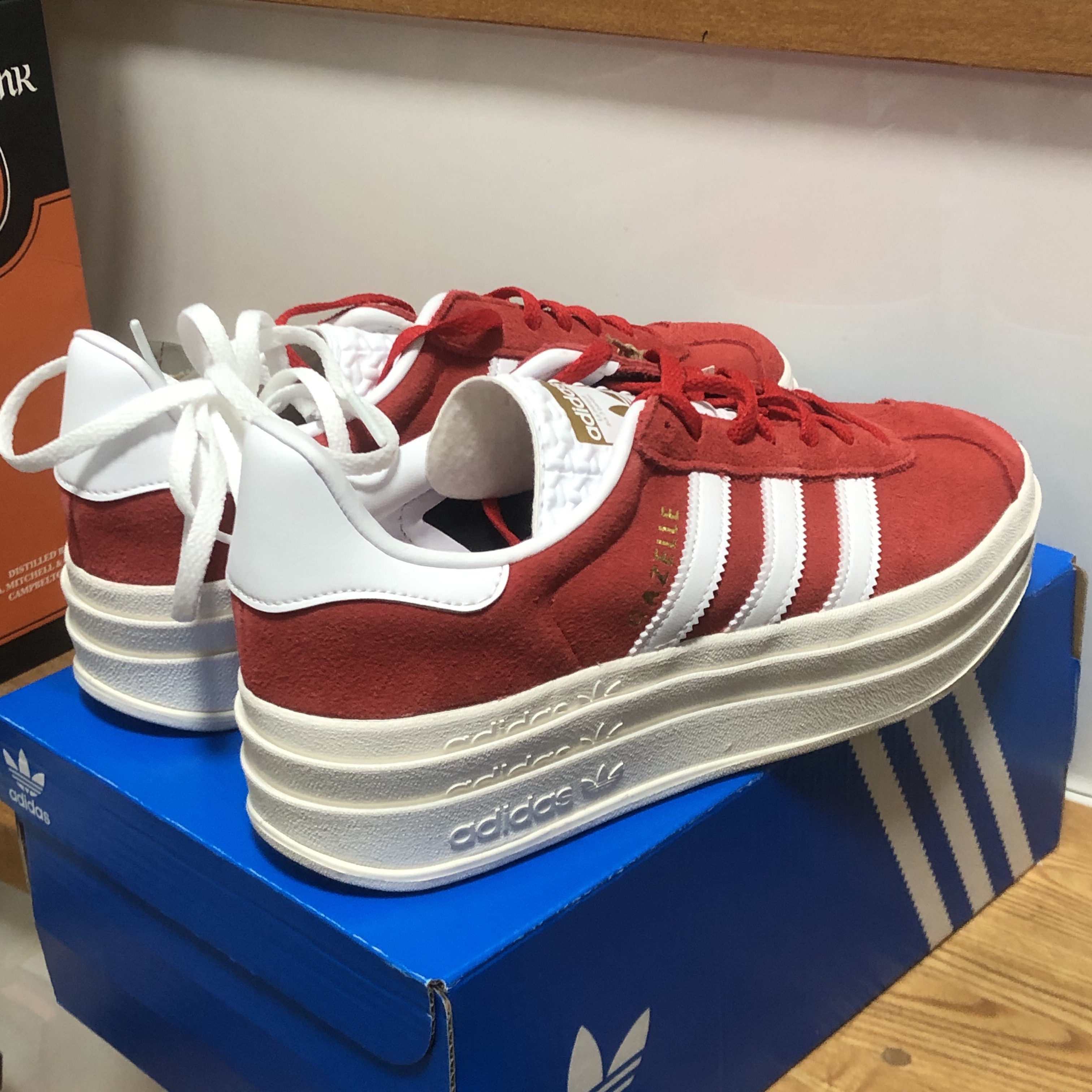 (W) Adidas Gazelle Bold Red White 착용 스타일