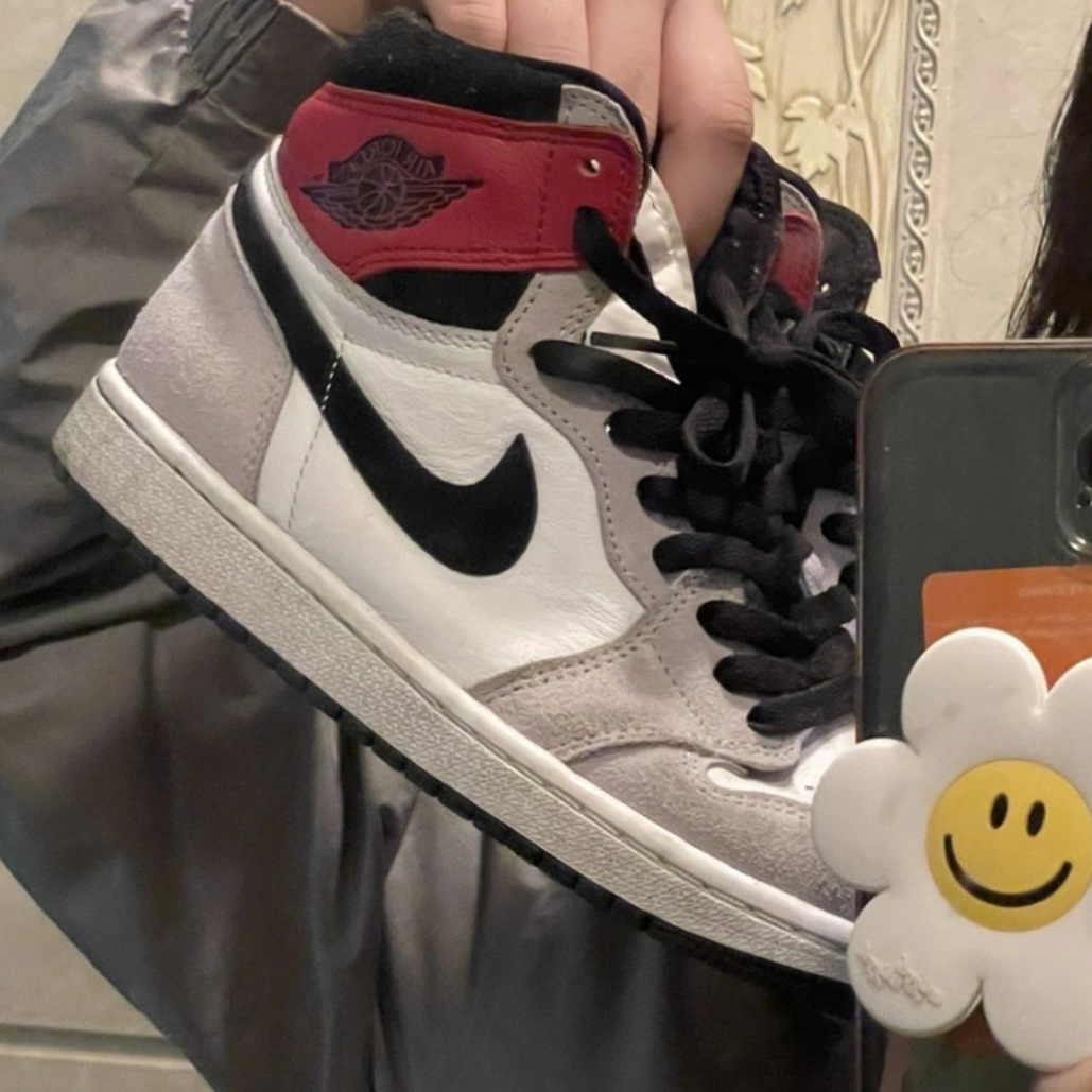 Jordan 1 Retro High OG Light Smoke Grey 착용 스타일