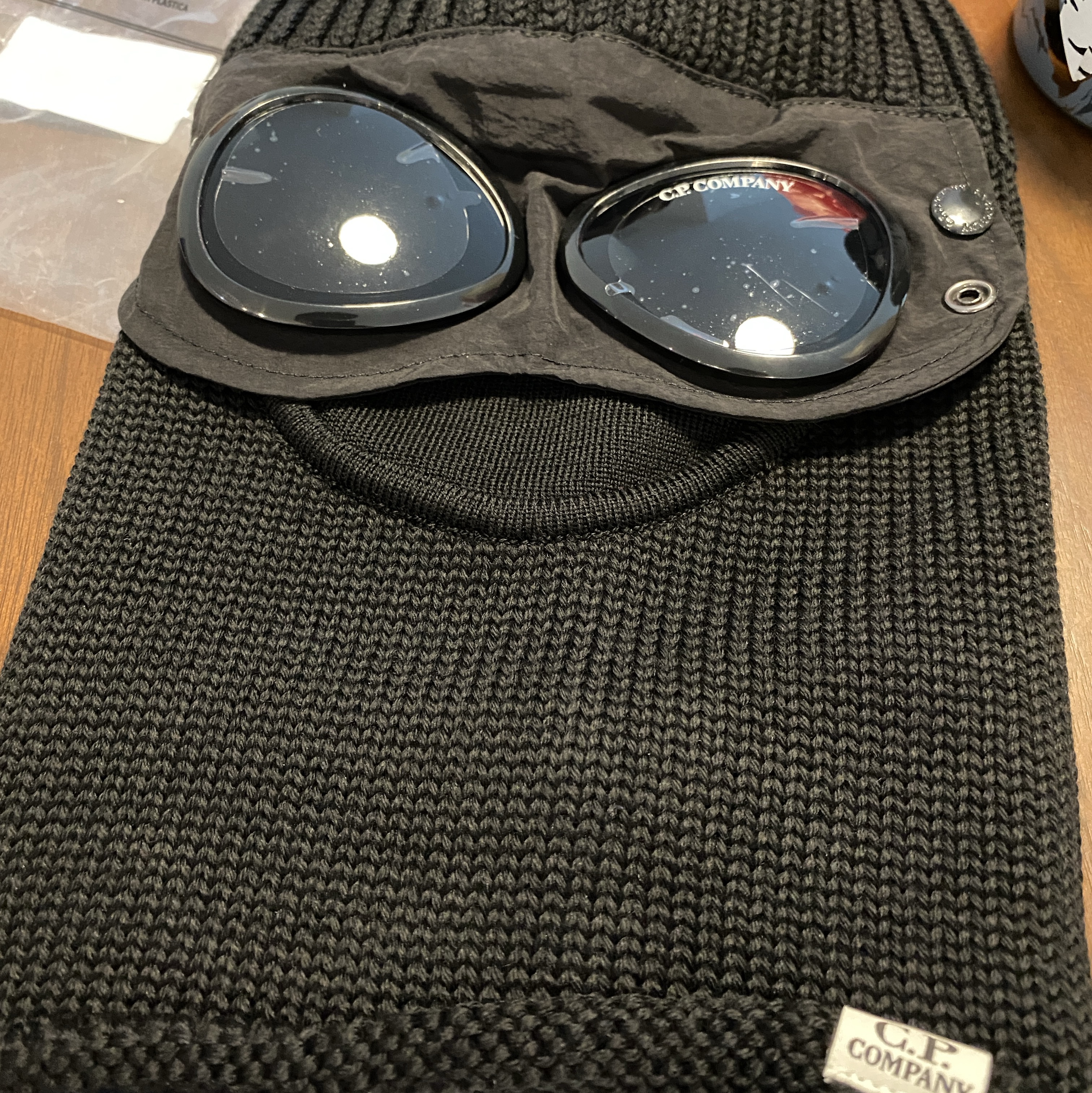 C.P. Company Extra Fine Merino Wool Goggle Balaclava Black - 23FW 착용 스타일