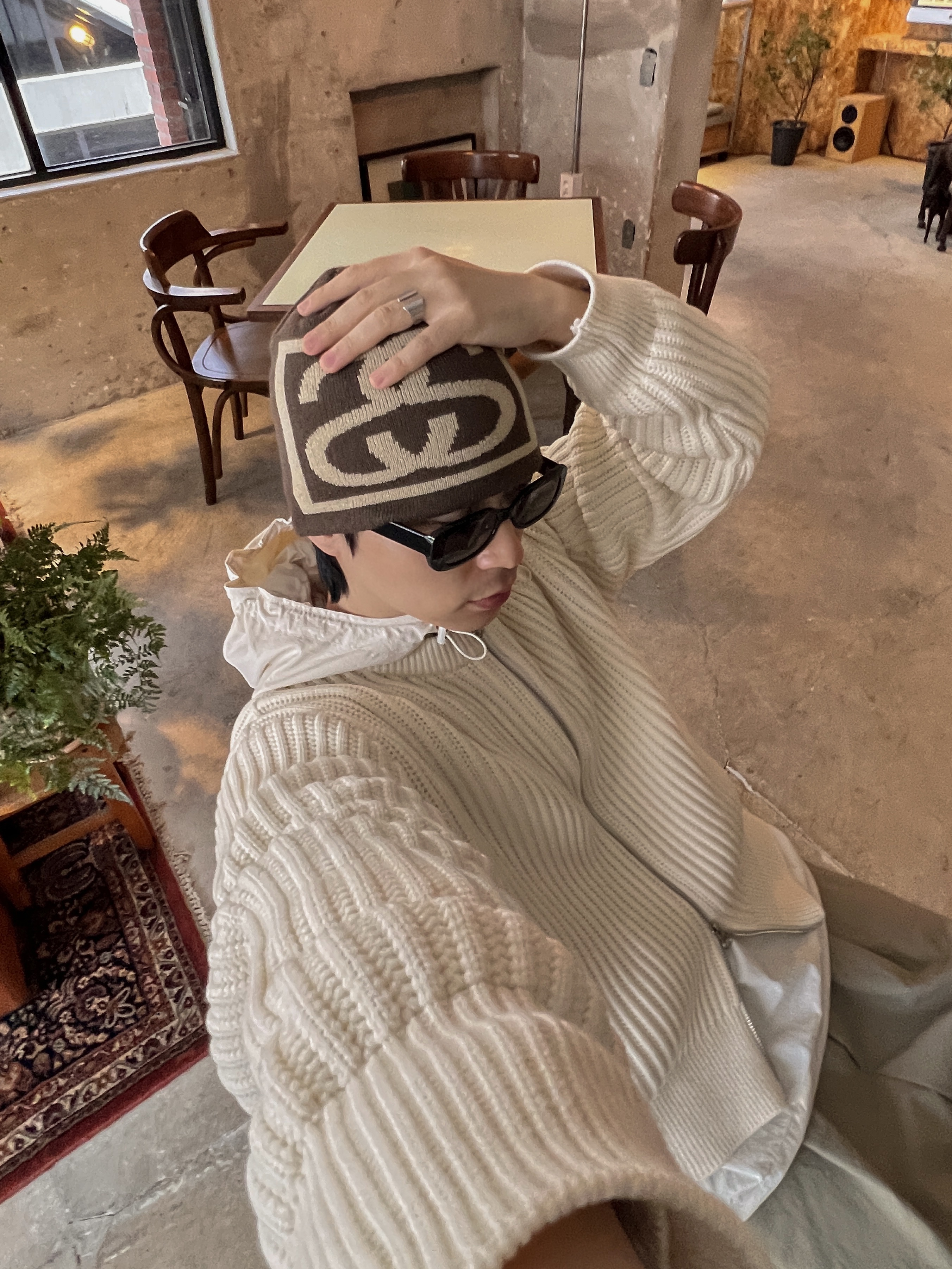 Stussy SS Link Skullcap Beanie Brown, Salomon XT-6 Turtledove 착용 스타일 - 4