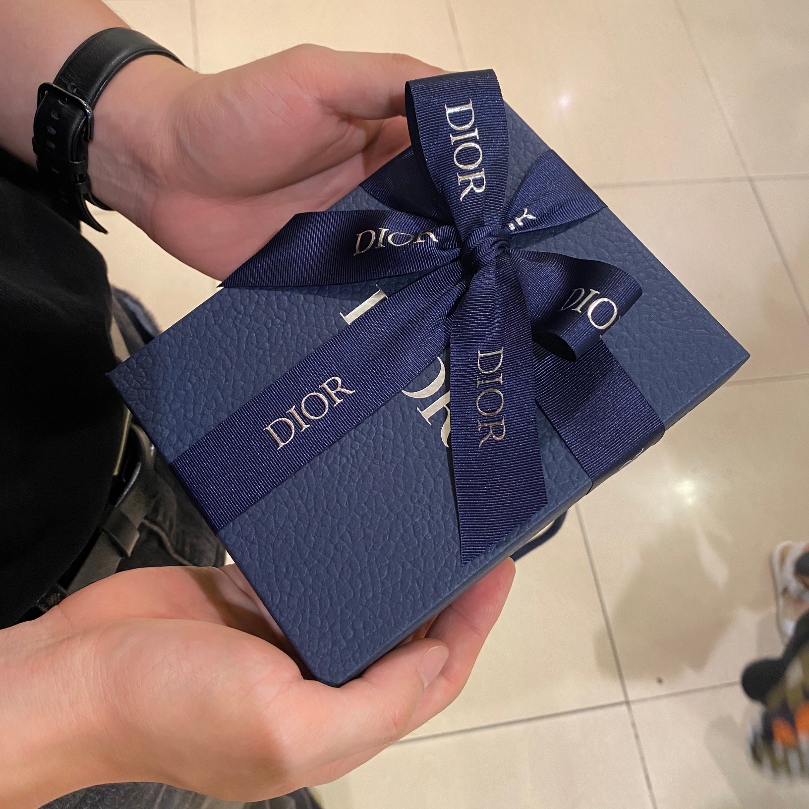 Dior Wallet Black Dior Oblique Jacquard 착용 스타일 - 3