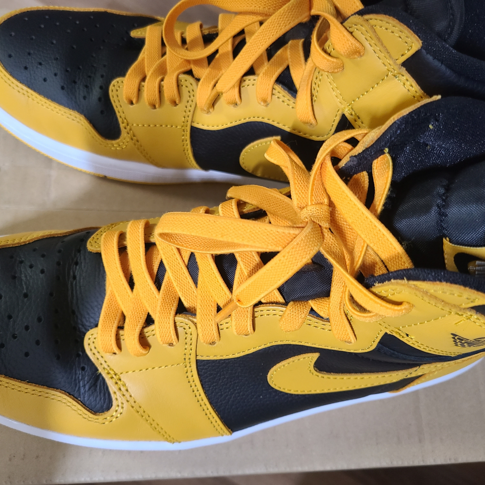 Jordan 1 Retro High OG Pollen 착용 스타일