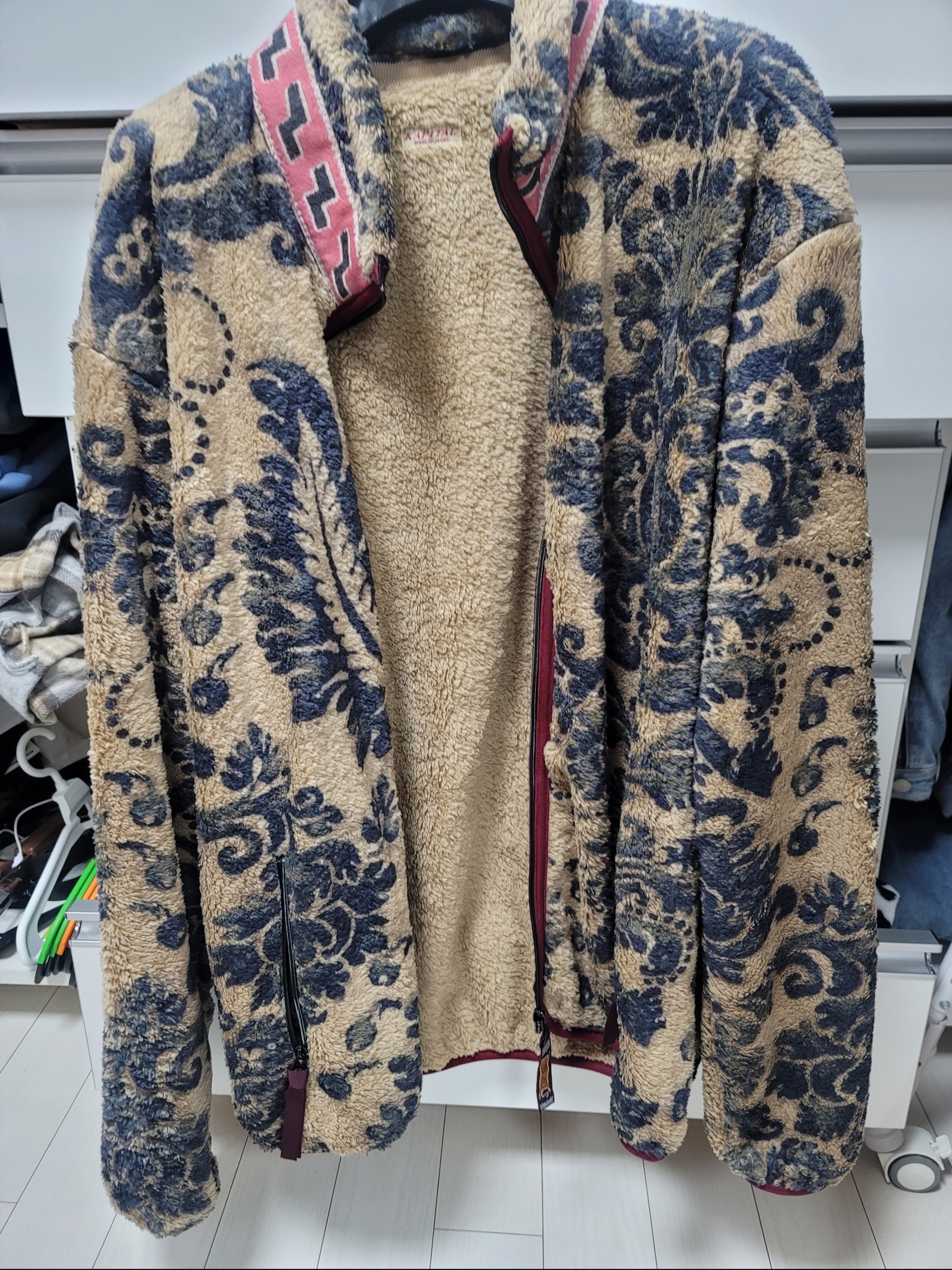 Kapital Damask Pattern Maria Fleece Zip Blouson Beige 착용 스타일