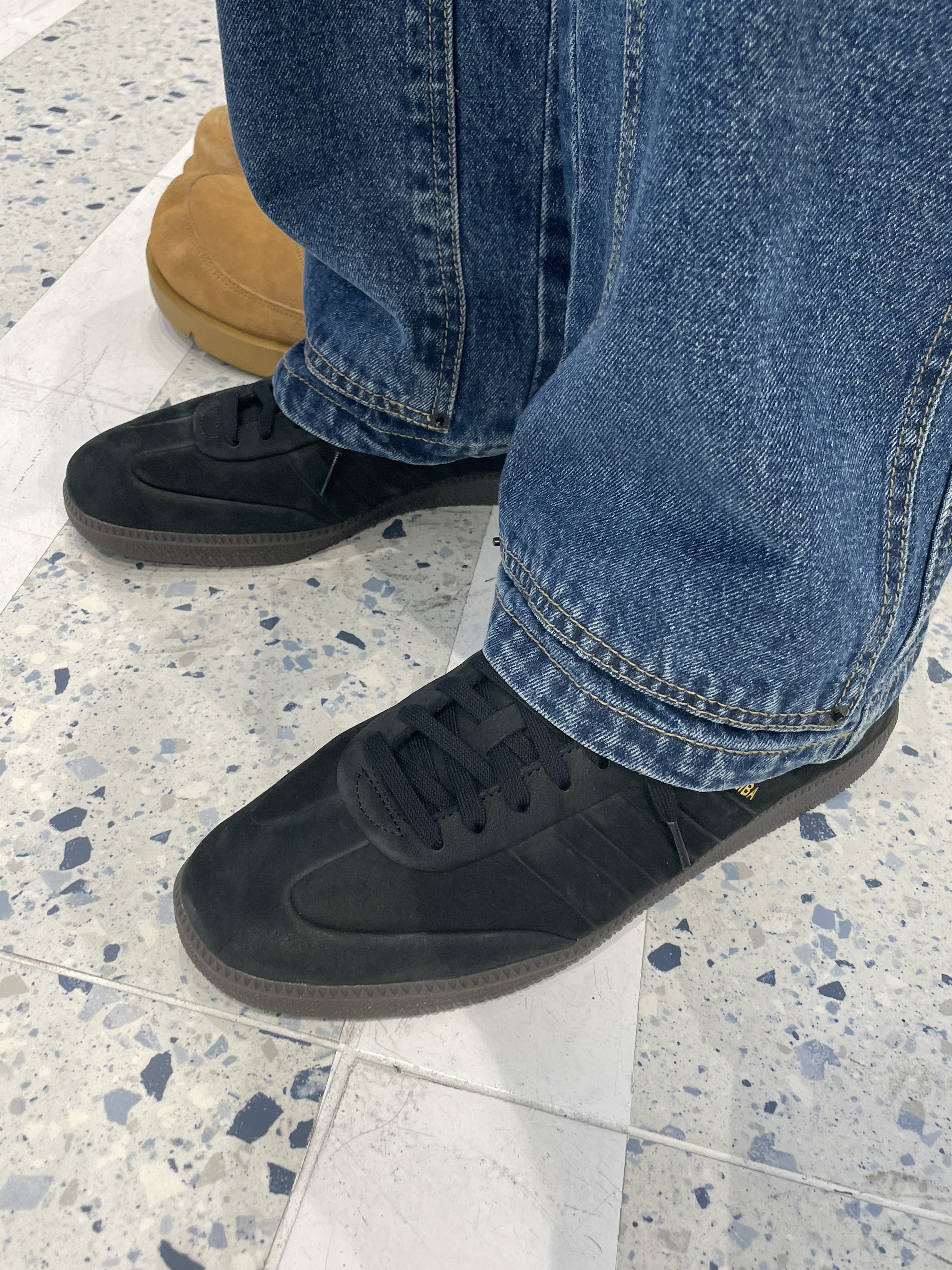 Adidas Samba OG Core Black Gum 착용 스타일 - 1