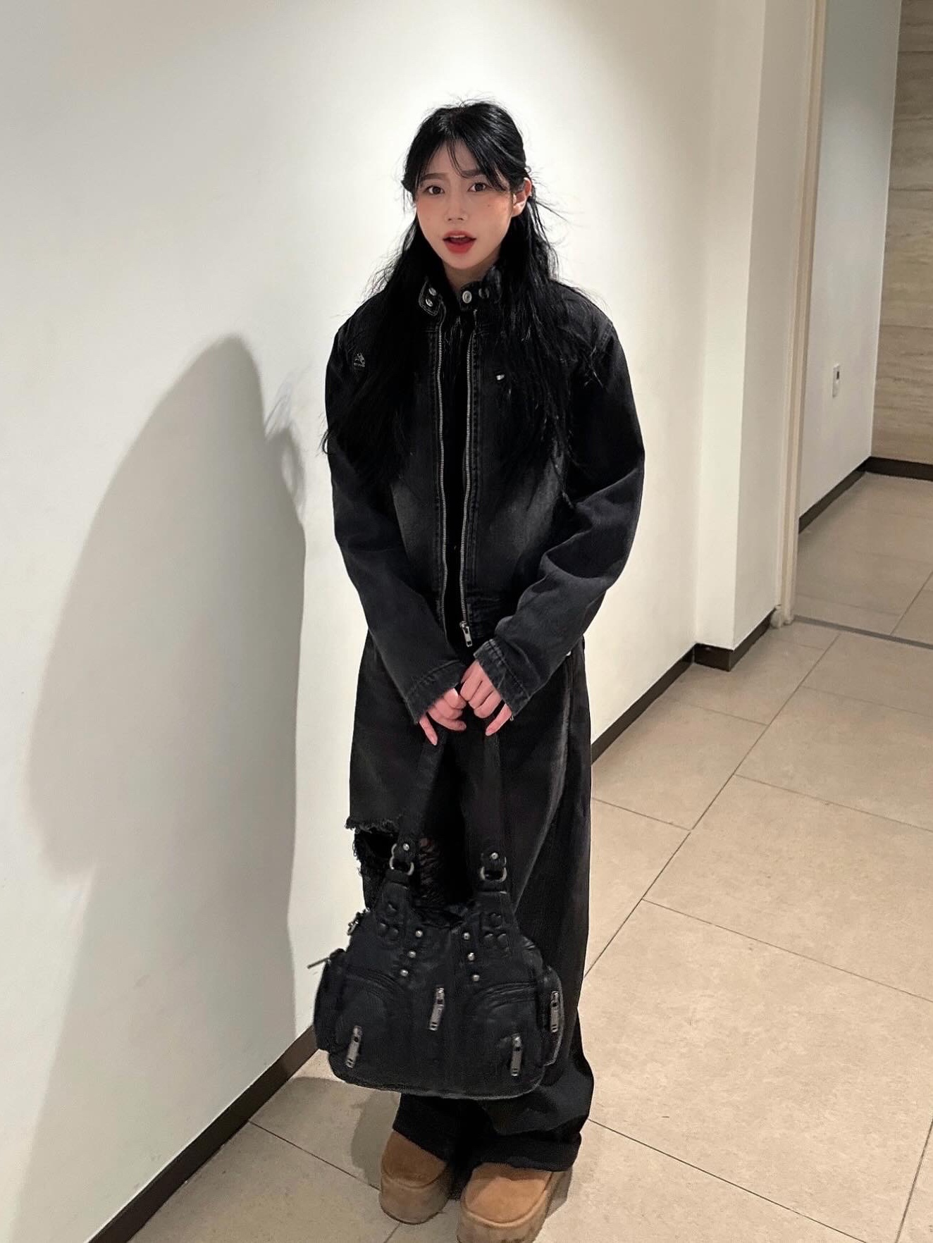 Millo Women Curved Damage Wide Jeans Stone Black, Millo Women Washed Denim Racing Jacket Stone Black 착용 스타일 - 1
