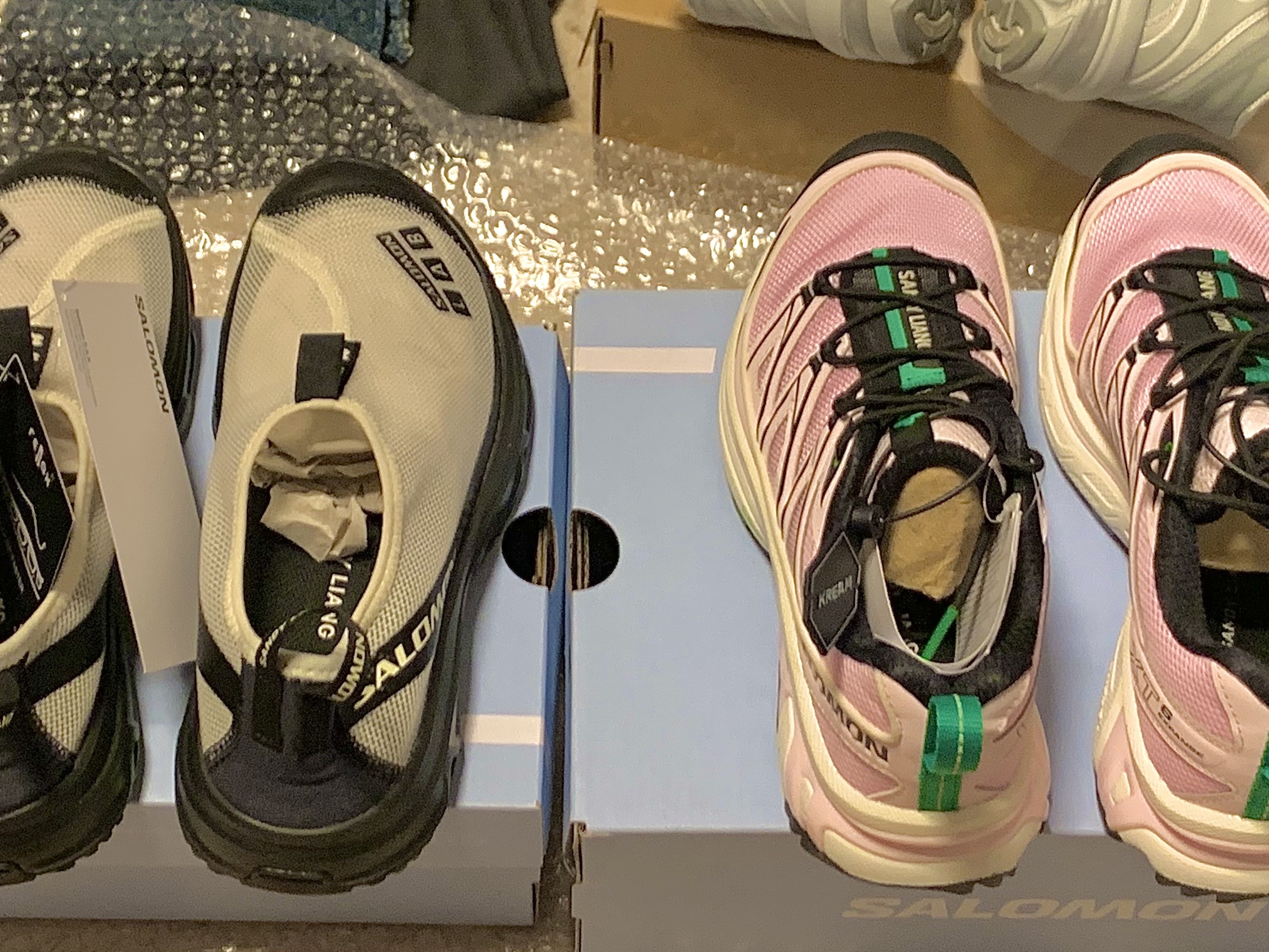 Salomon x Sandy Liang XT-6 Expanse Cradle Pink, Salomon x Sandy Liang RX Moc 3.0 Black White 착용 스타일 - 3