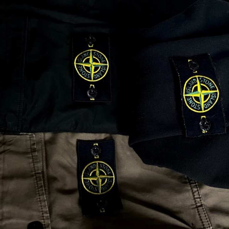 Stone Island 31303 Stretch Cotton Tela Paracadute Cargo Pants Black - 22SS 착용 스타일