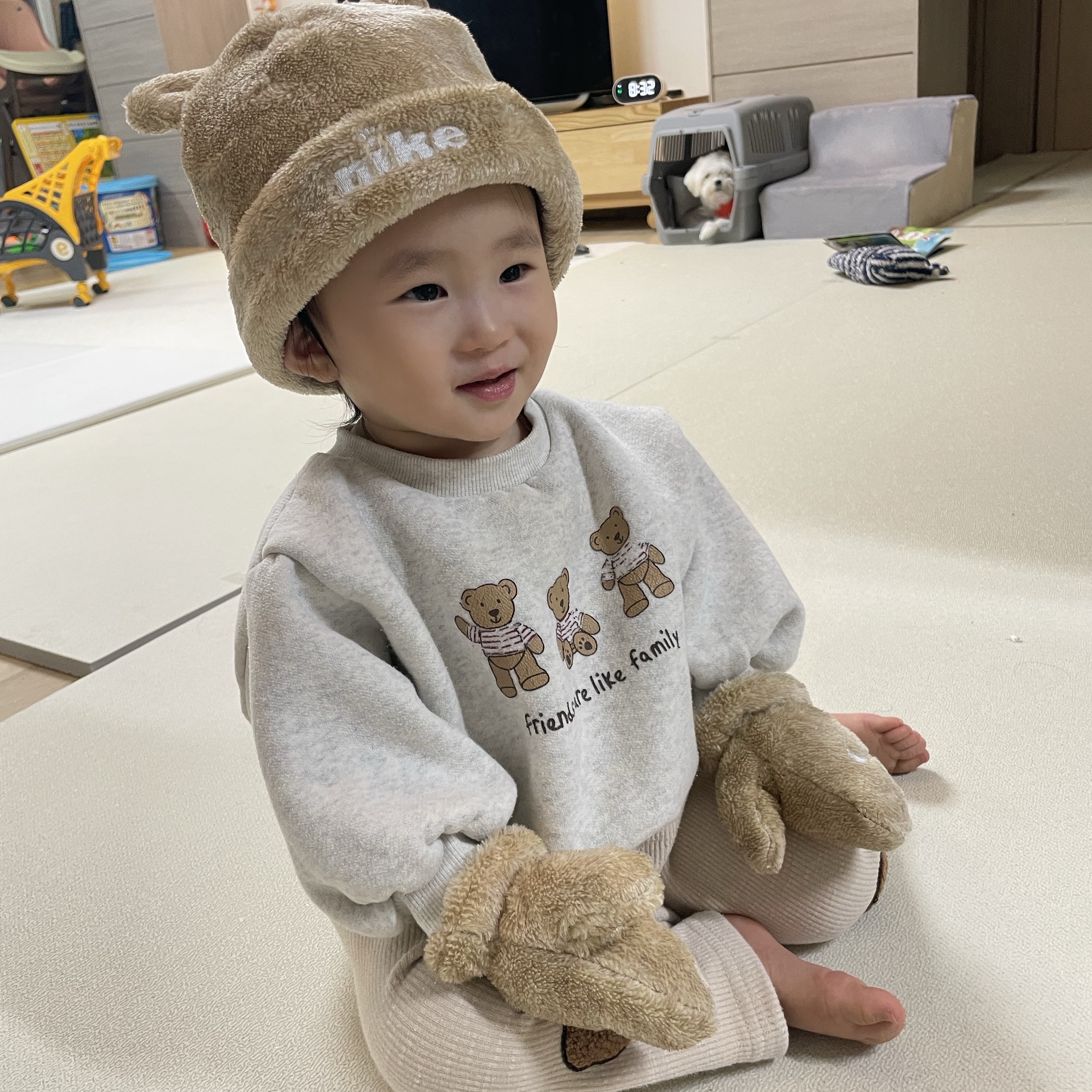 (Kids) Nike Snow Track Beanie & Glove Set Hemp 착용 스타일