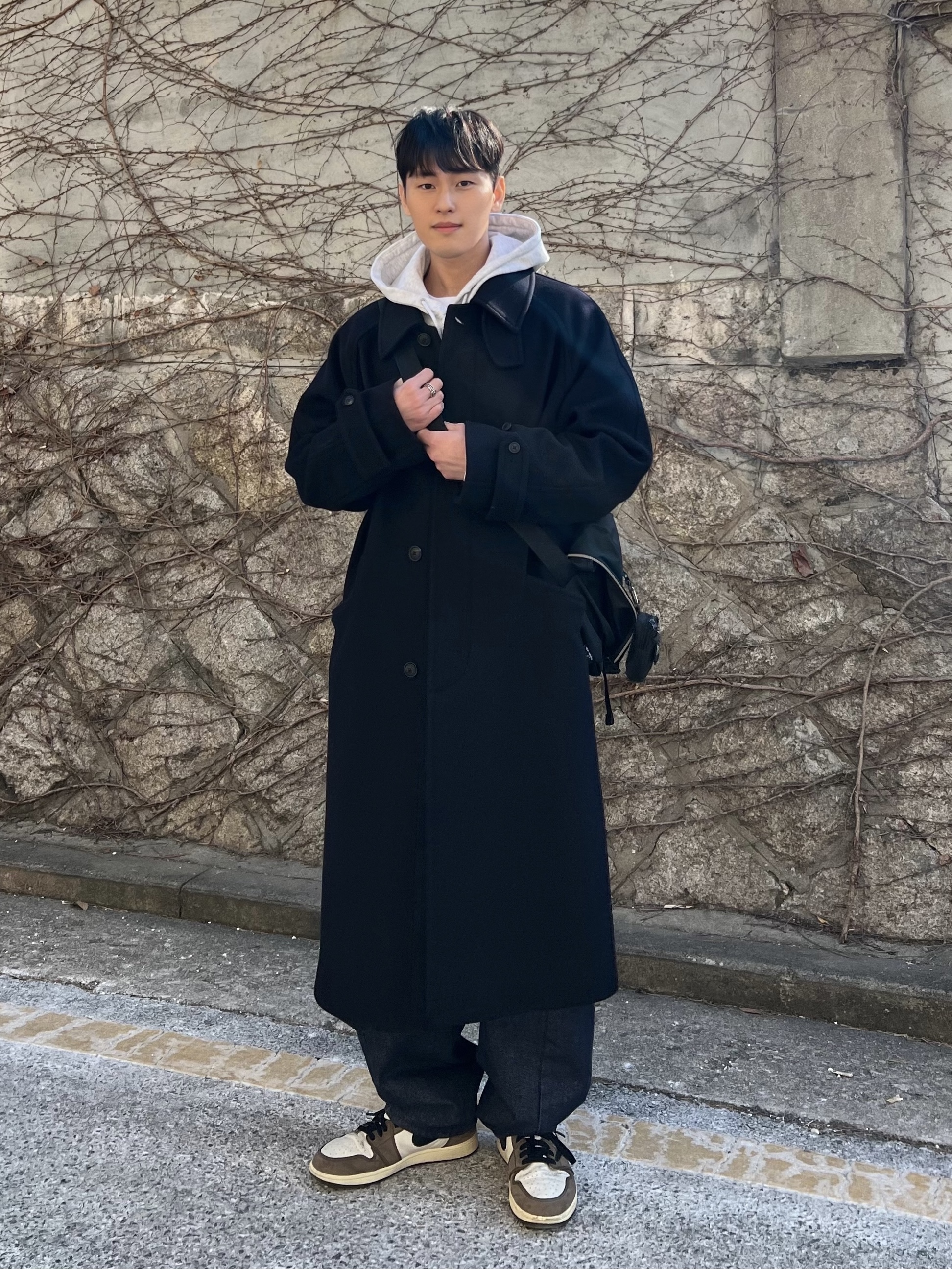 조던 1 x 트래비스 스캇 레트로 하이 OG SP 모카, 스투시 베이직 스투시 후드 애쉬 헤더 2023 착용 스타일 - 3
