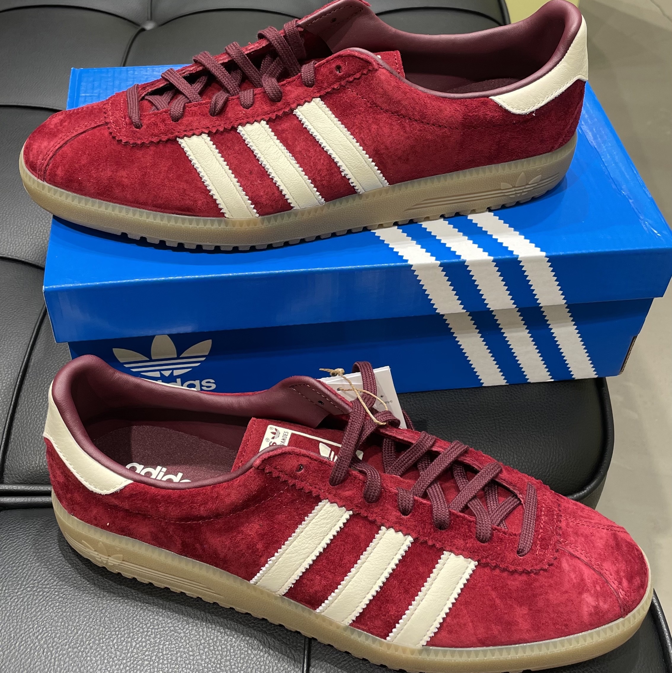 Adidas Bermuda College Burgundy 착용 스타일 - 1