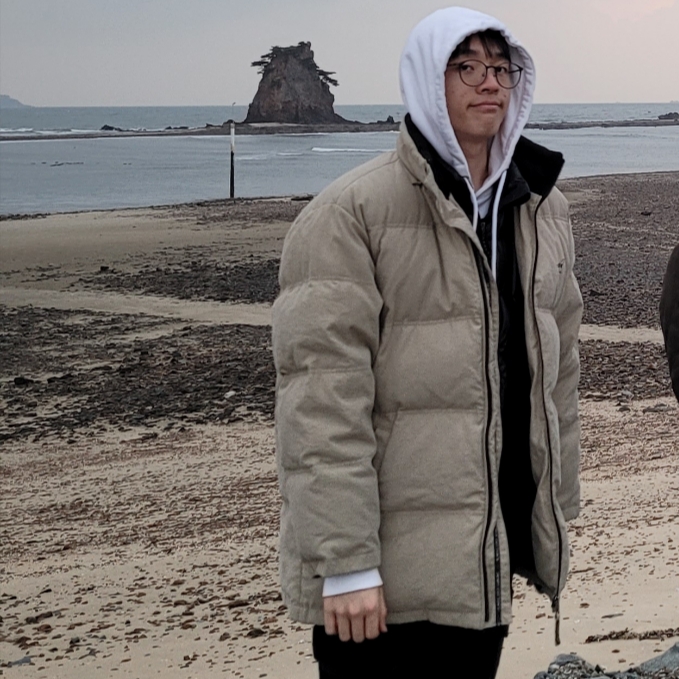 The North Face White Label Novelty Nuptse Down Vest Black 착용 스타일