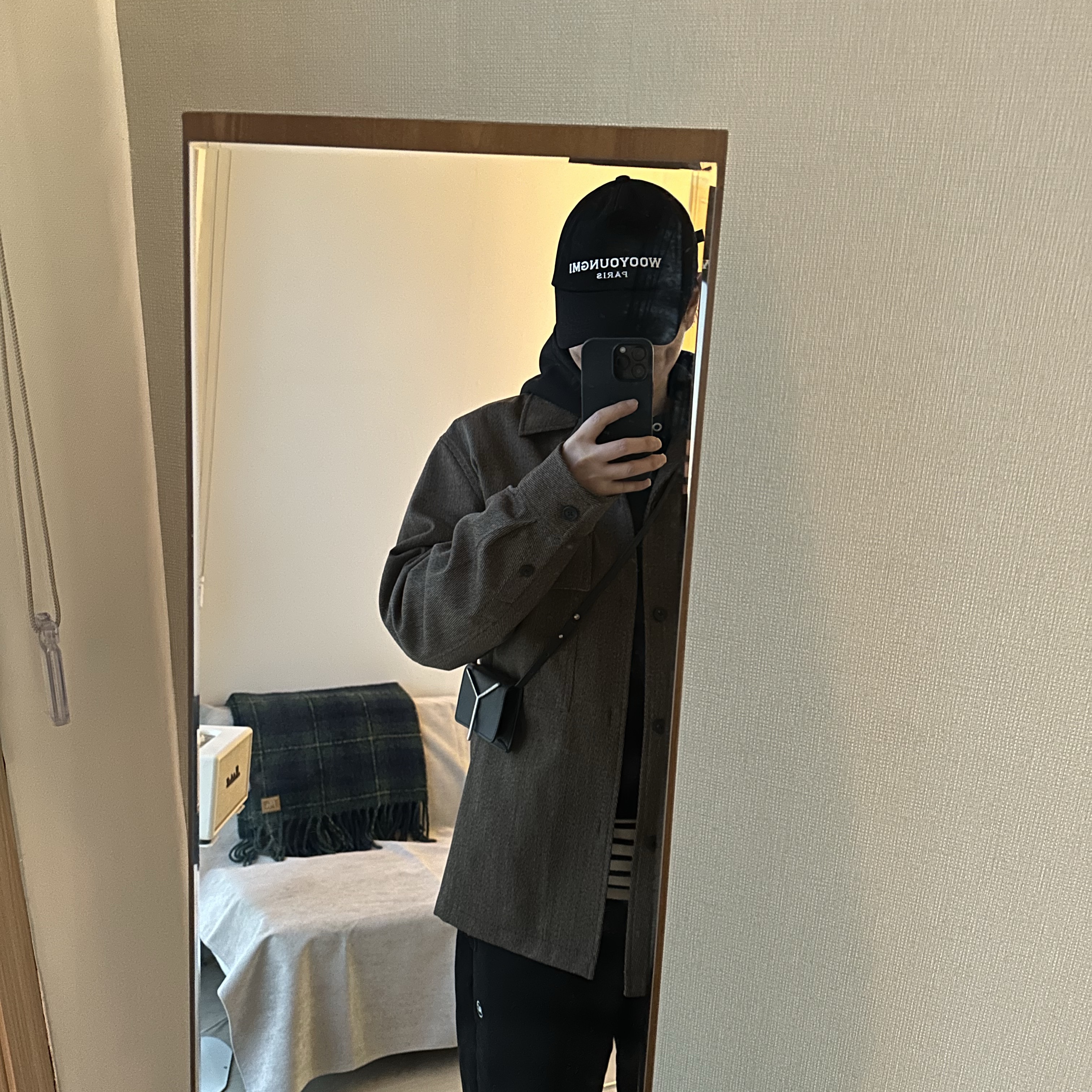 Wooyoungmi Embroidered Ball Cap Black, Isabel Marant Miley Logo Hoodie Ecru - 23SS 착용 스타일 - 1