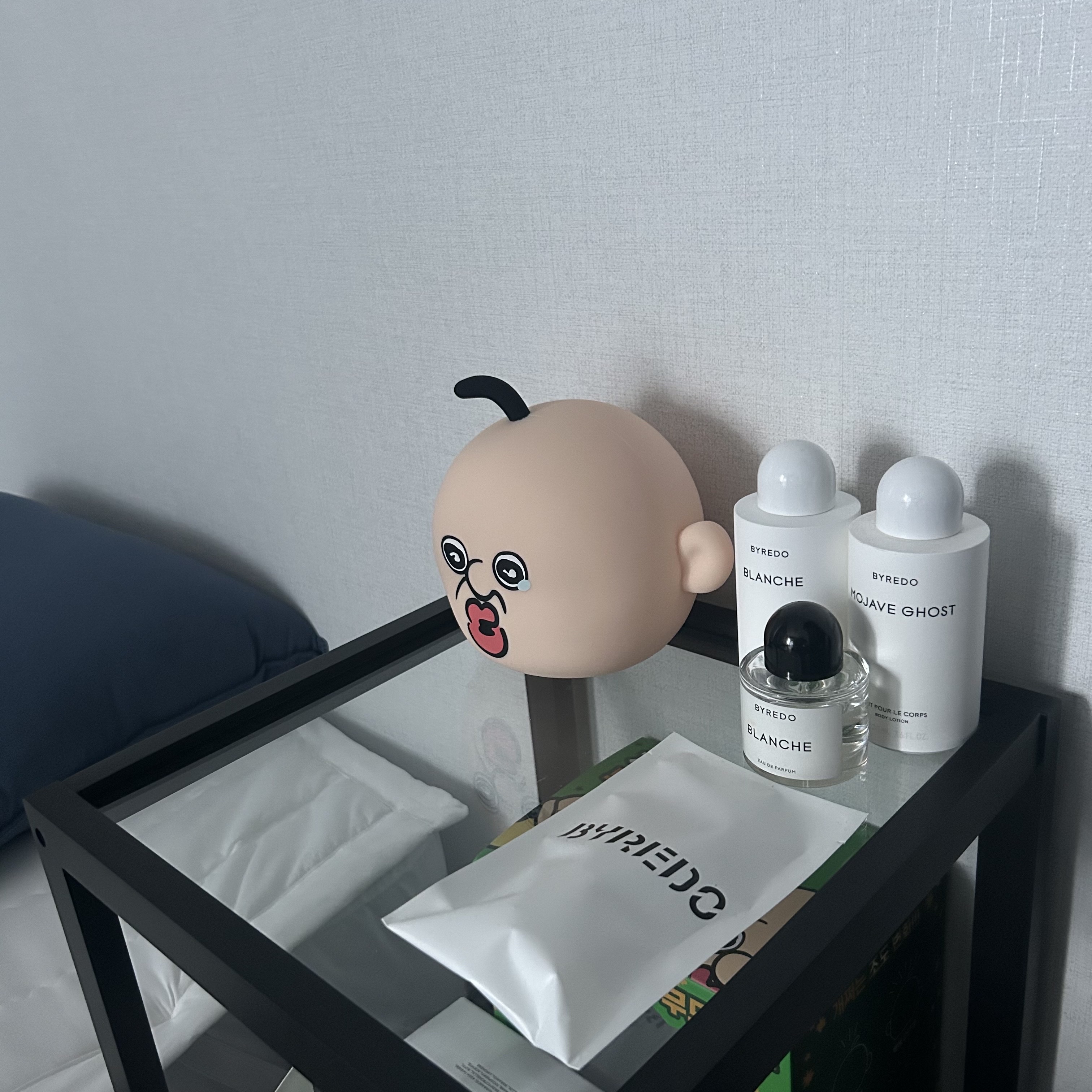 Bbangbbang Getting Hit Mood Lamp, Byredo Blanche Body Lotion 225ml 착용 스타일