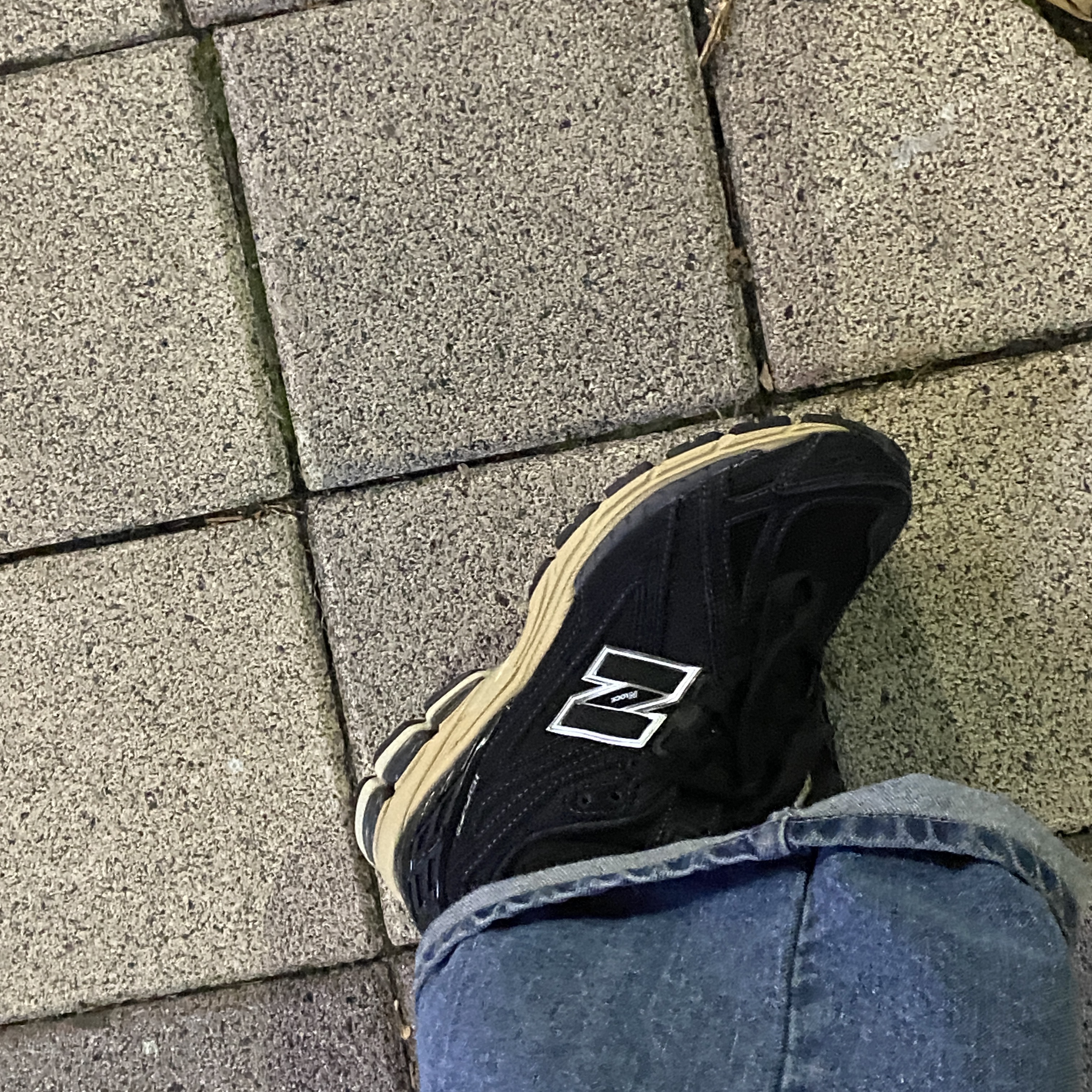 New Balance 1906R Black Taos Taupe 착용 스타일