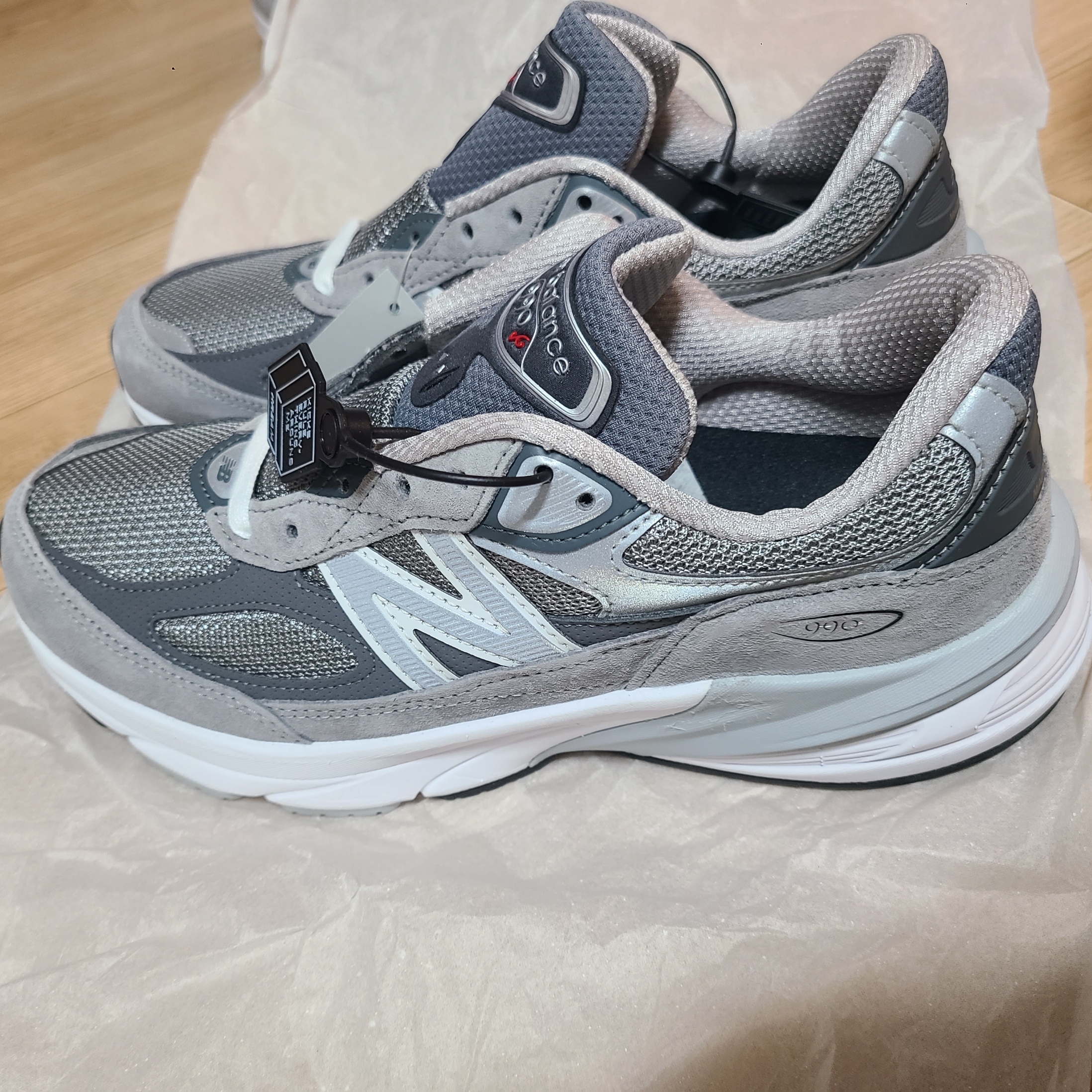 New Balance 990v6 Made in USA Grey - D Standard 착용 스타일 - 2