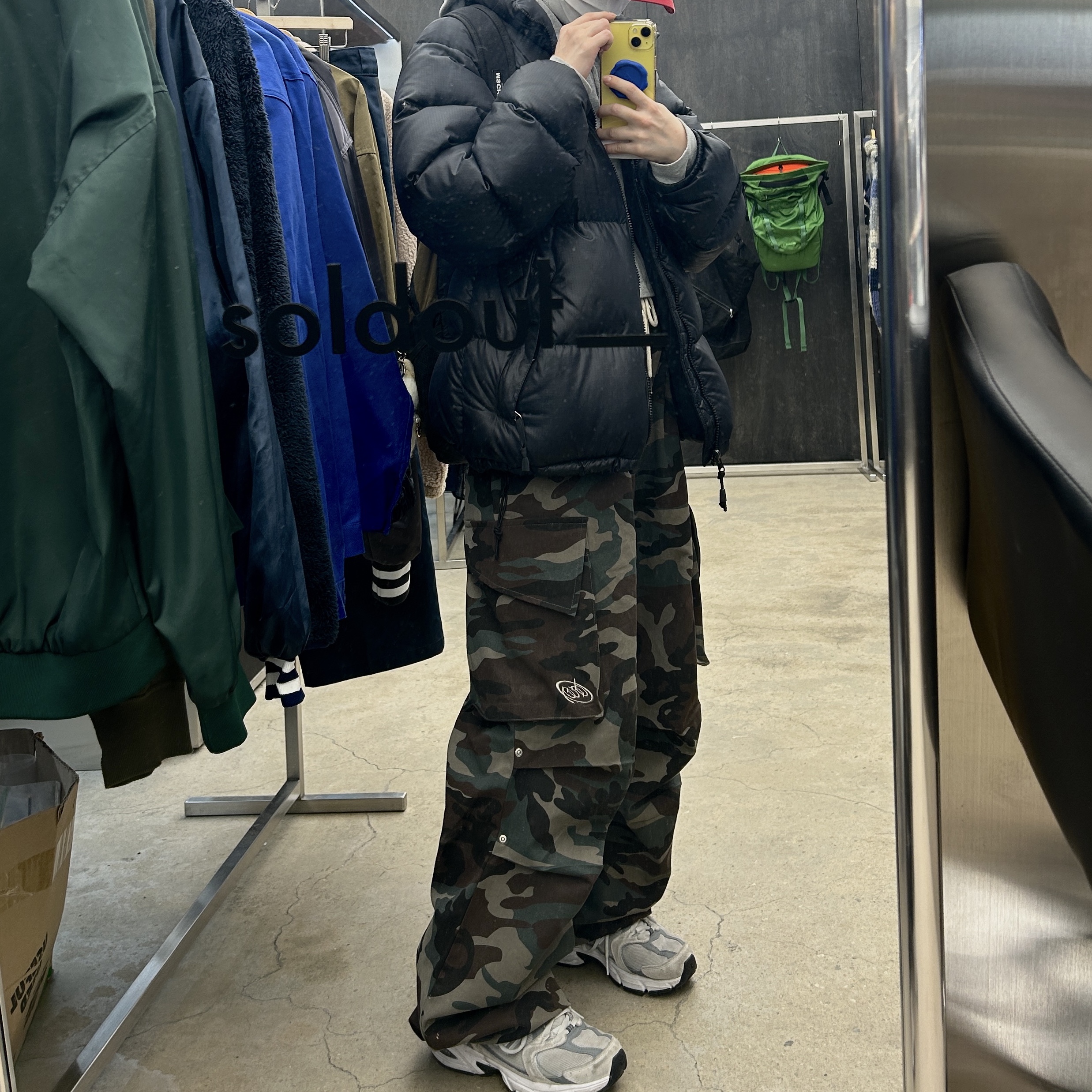 New Balance 530 Classic Grey, Apple AirPods Max Lightning Space Gray (Korean Ver.) 착용 스타일 - 2