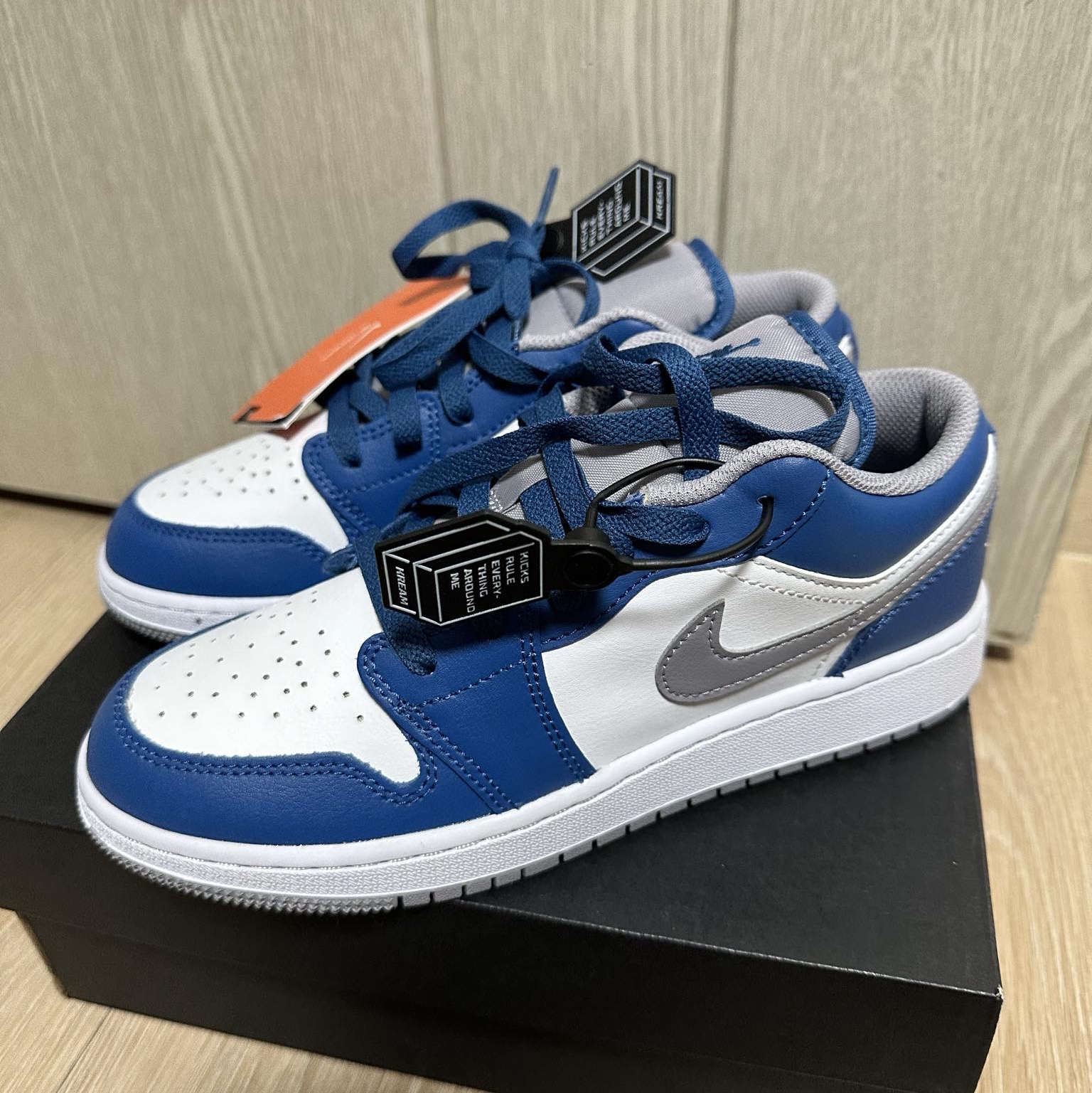 (GS) Jordan 1 Low True Blue Cement Grey 착용 스타일