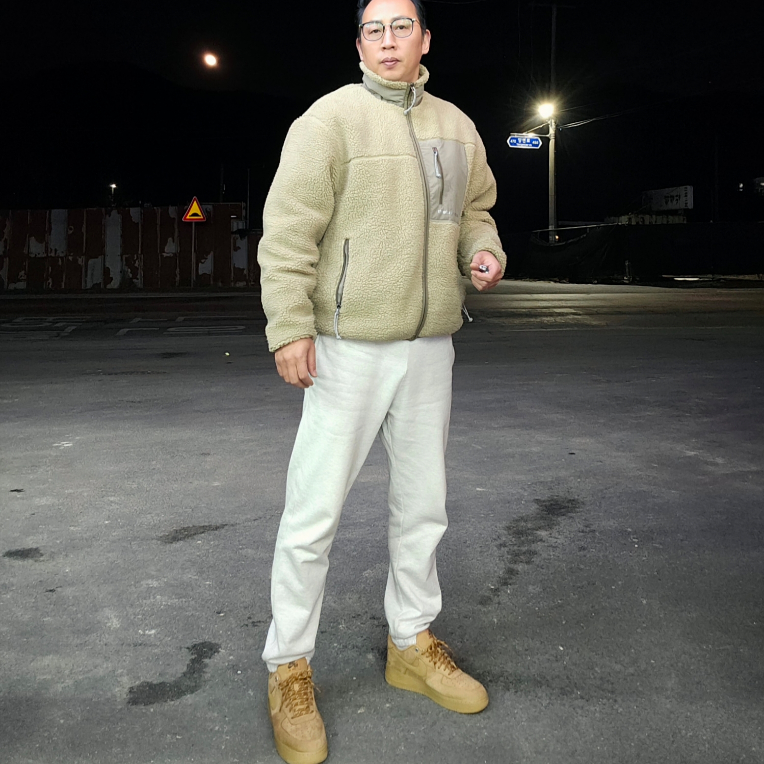 Nike Air Force 1 '07 WB Flax 착용 스타일
