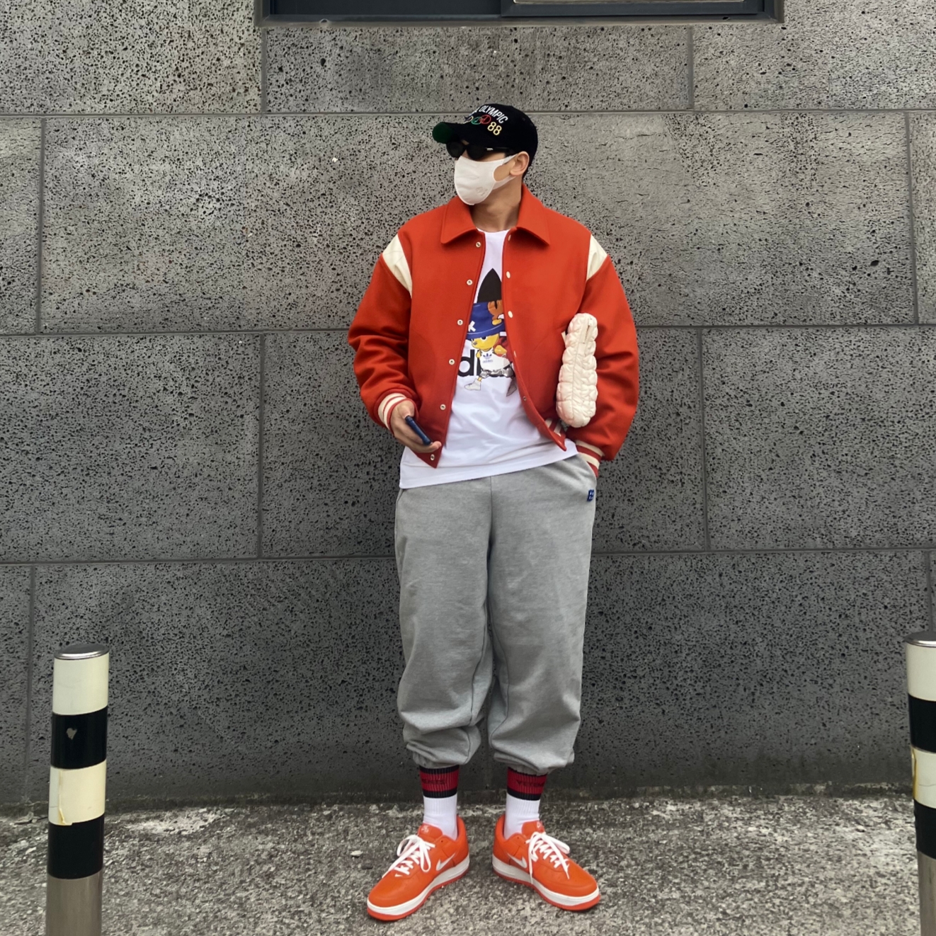 Nike Air Force 1 Low Retro Color of The Month Safety Orange, COS Quilted  Laptop Case Off White 착용 스타일 - 2