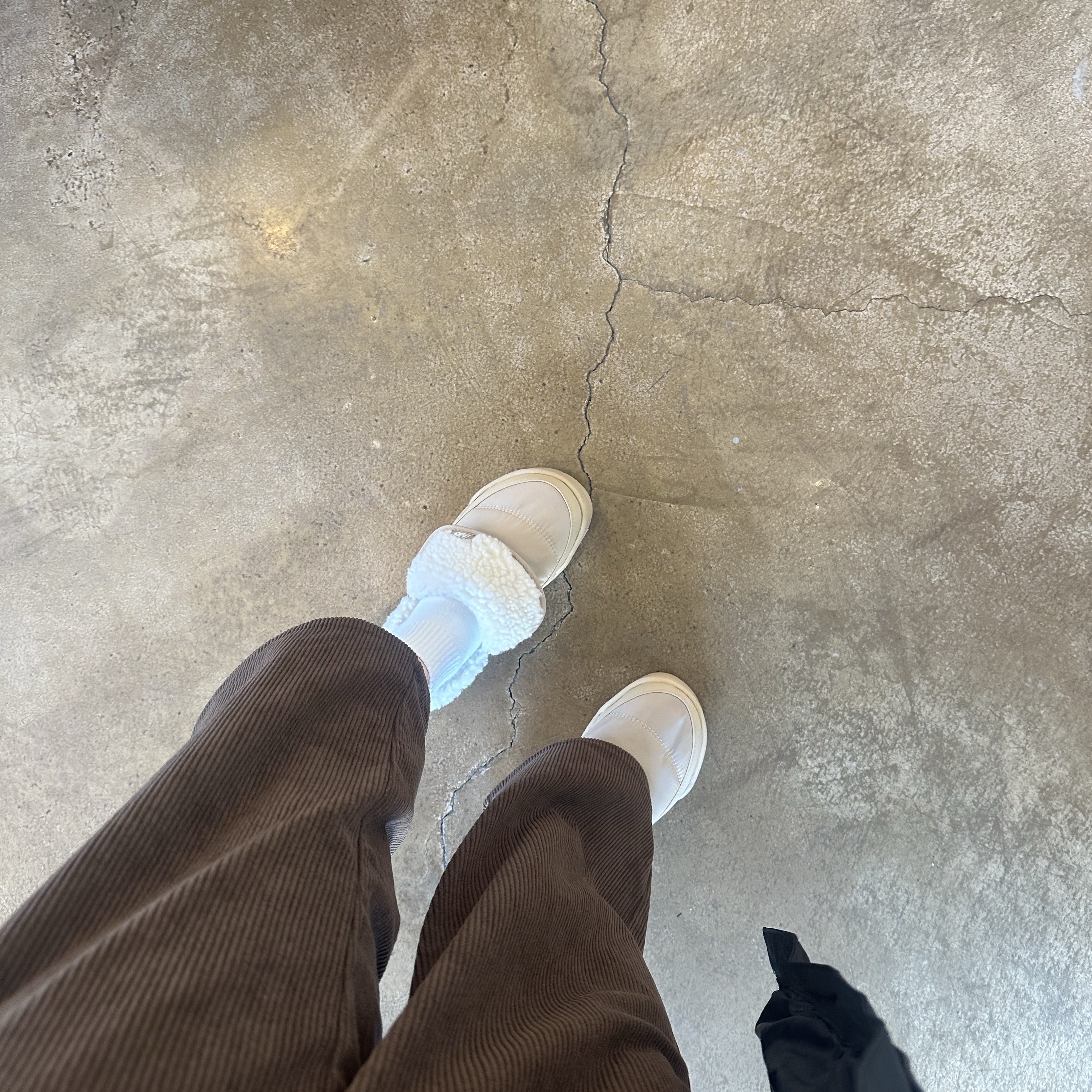 New Balance Puflee v2 Beige 착용 스타일