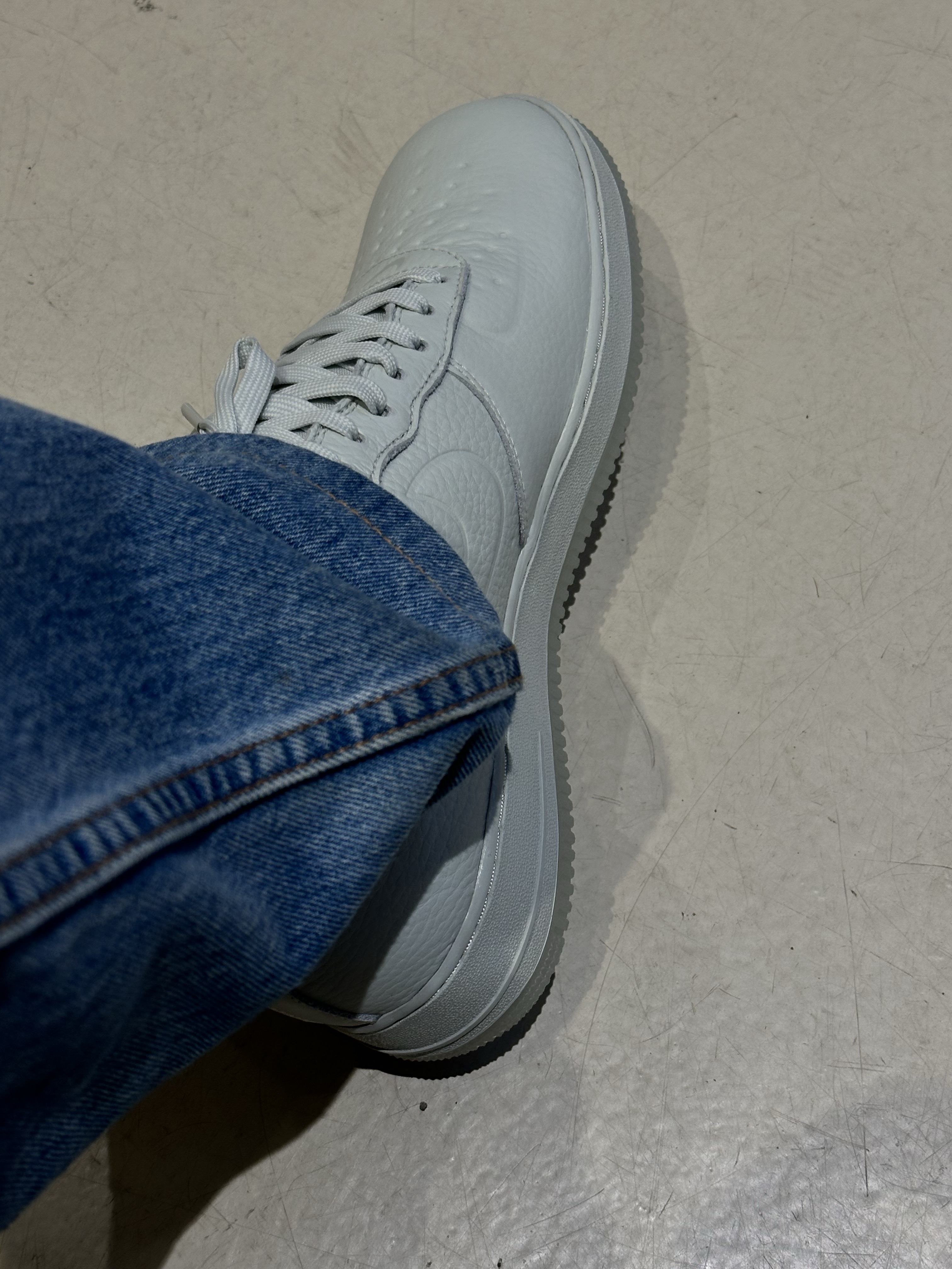 Nike Air Force 1 '07 Pro-Tech Waterproof Light Silver 착용 스타일 - 1