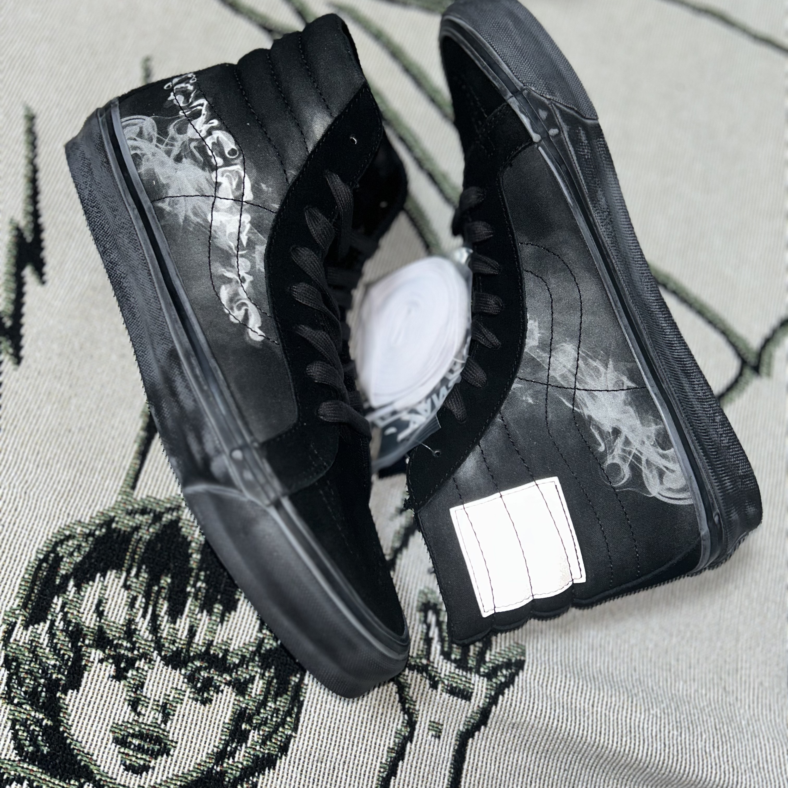 Vans Vault x Concepts Sk8-Hi LX Black Smoke 착용 스타일 - 3