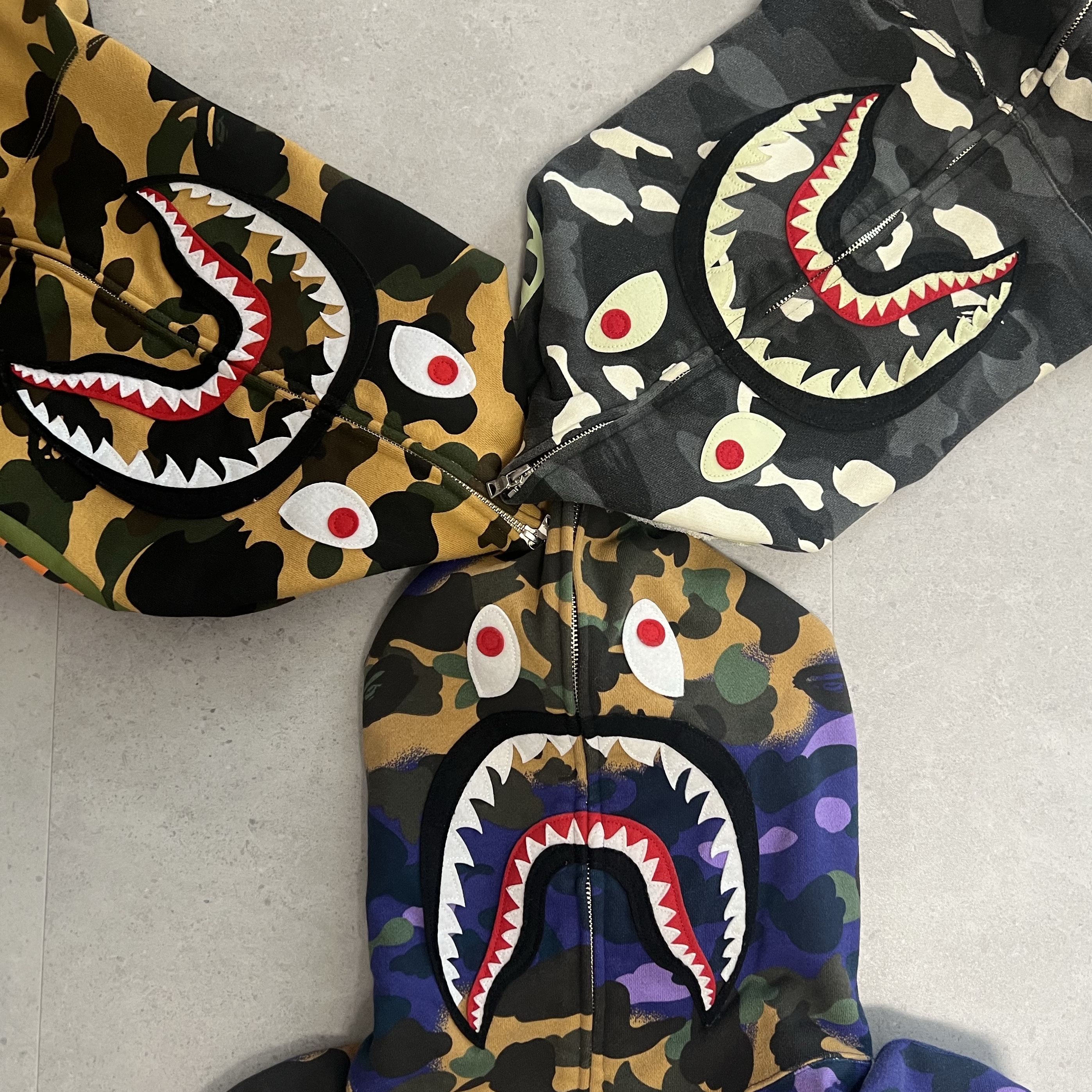BAPE 1st Camo Shark Full Zip Hoodie Yellow, BAPE x Heron Preston Shark Zip Hoodie Purple 착용 스타일