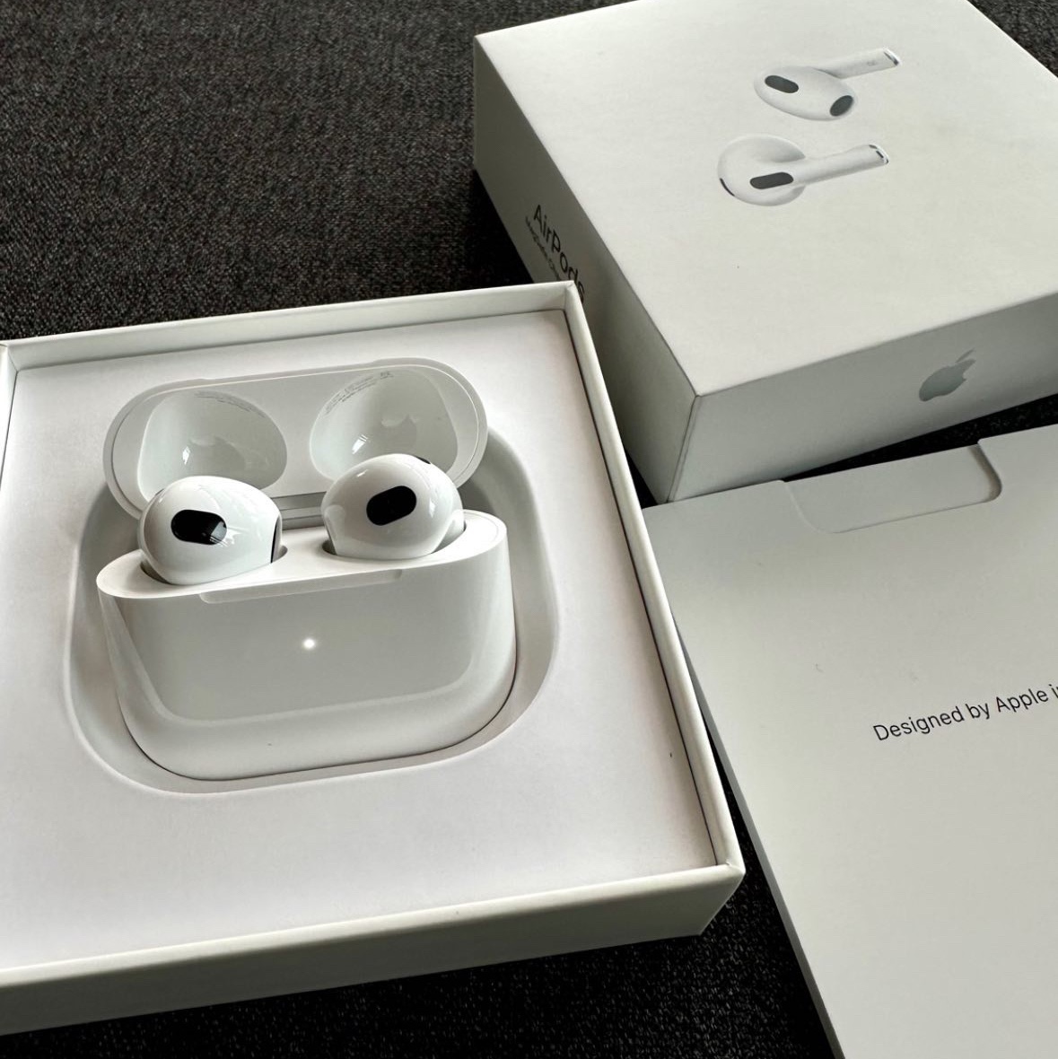 Apple Airpods 3rd Gen with MagSafe Charging Case (Korean Ver.) 착용 스타일