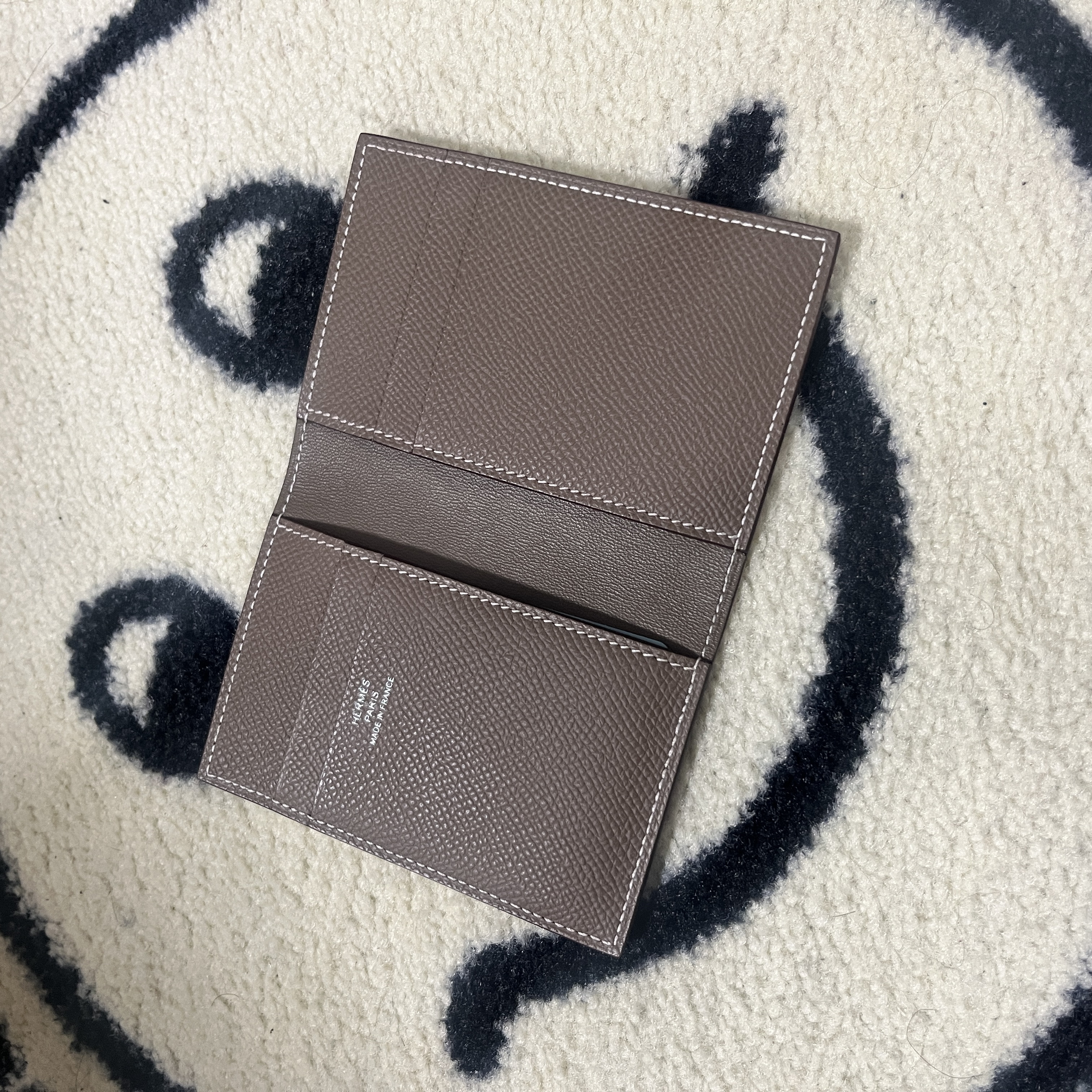 Hermes MC² Euclide Card Holder Epsom & Etoupe 착용 스타일 - 5