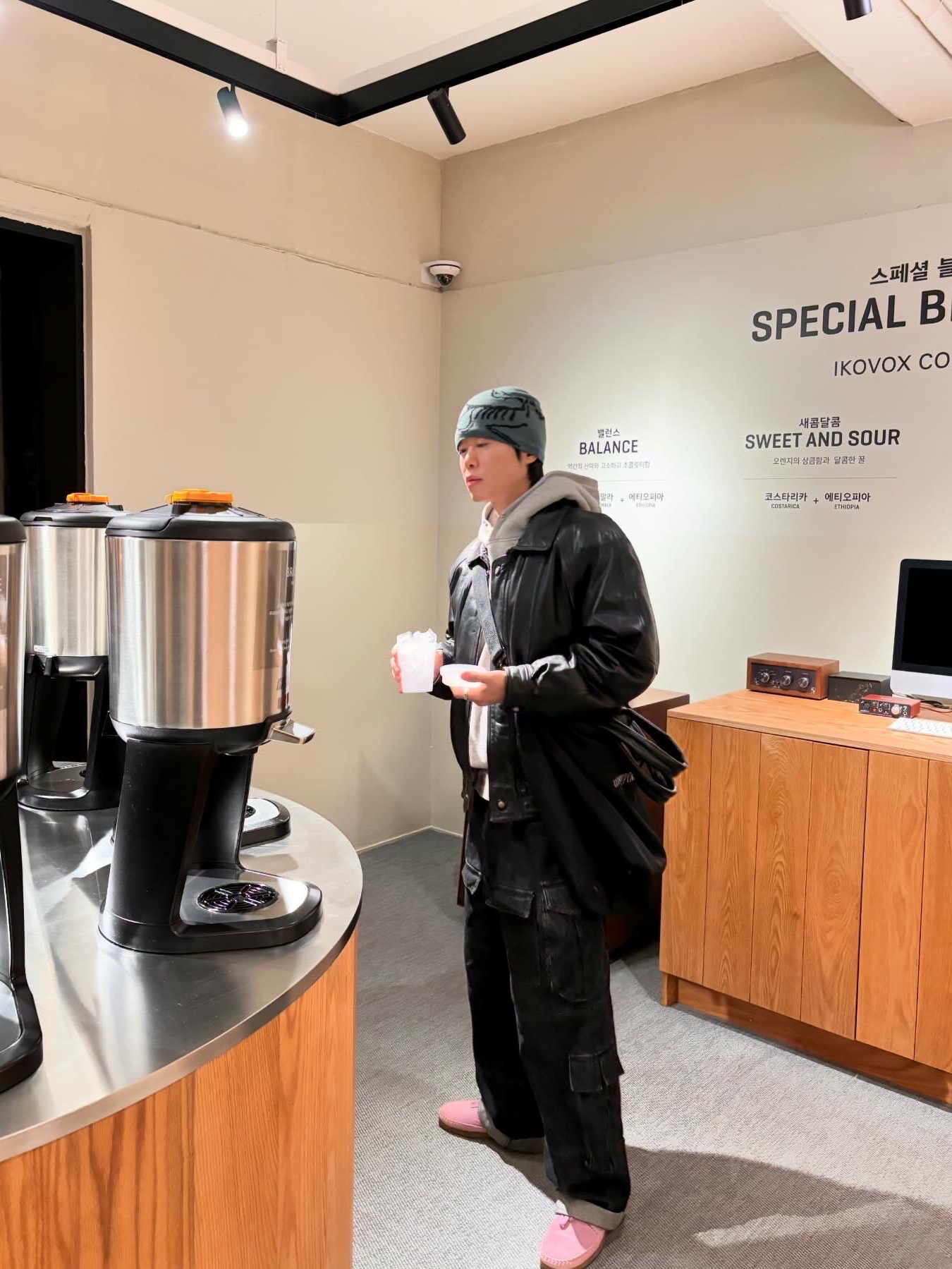 Arc'teryx Bird Head Toque Dark Magic 착용 스타일 - 2