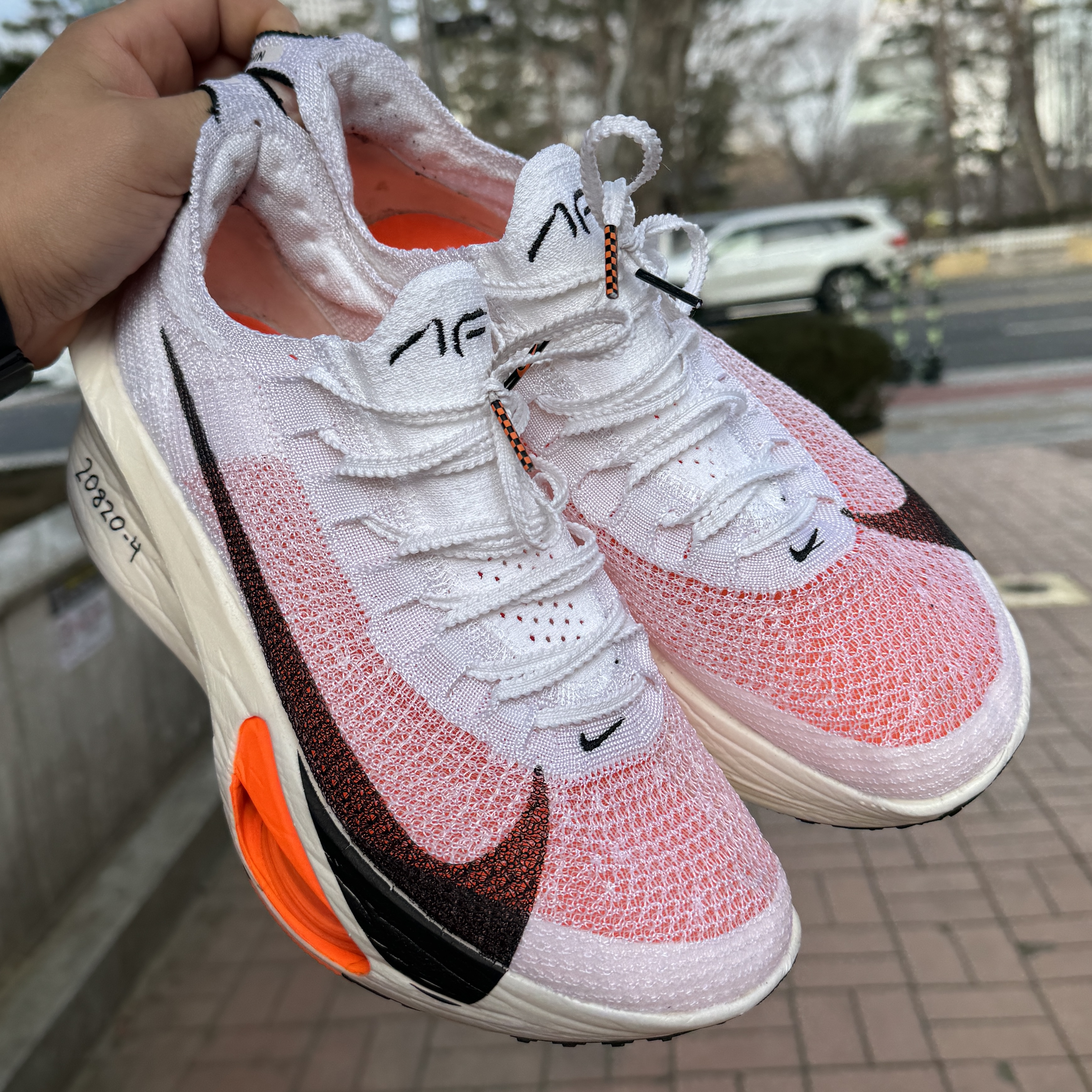 Nike Air Zoom Alphafly Next% 3 Proto White Total Orange 착용 스타일