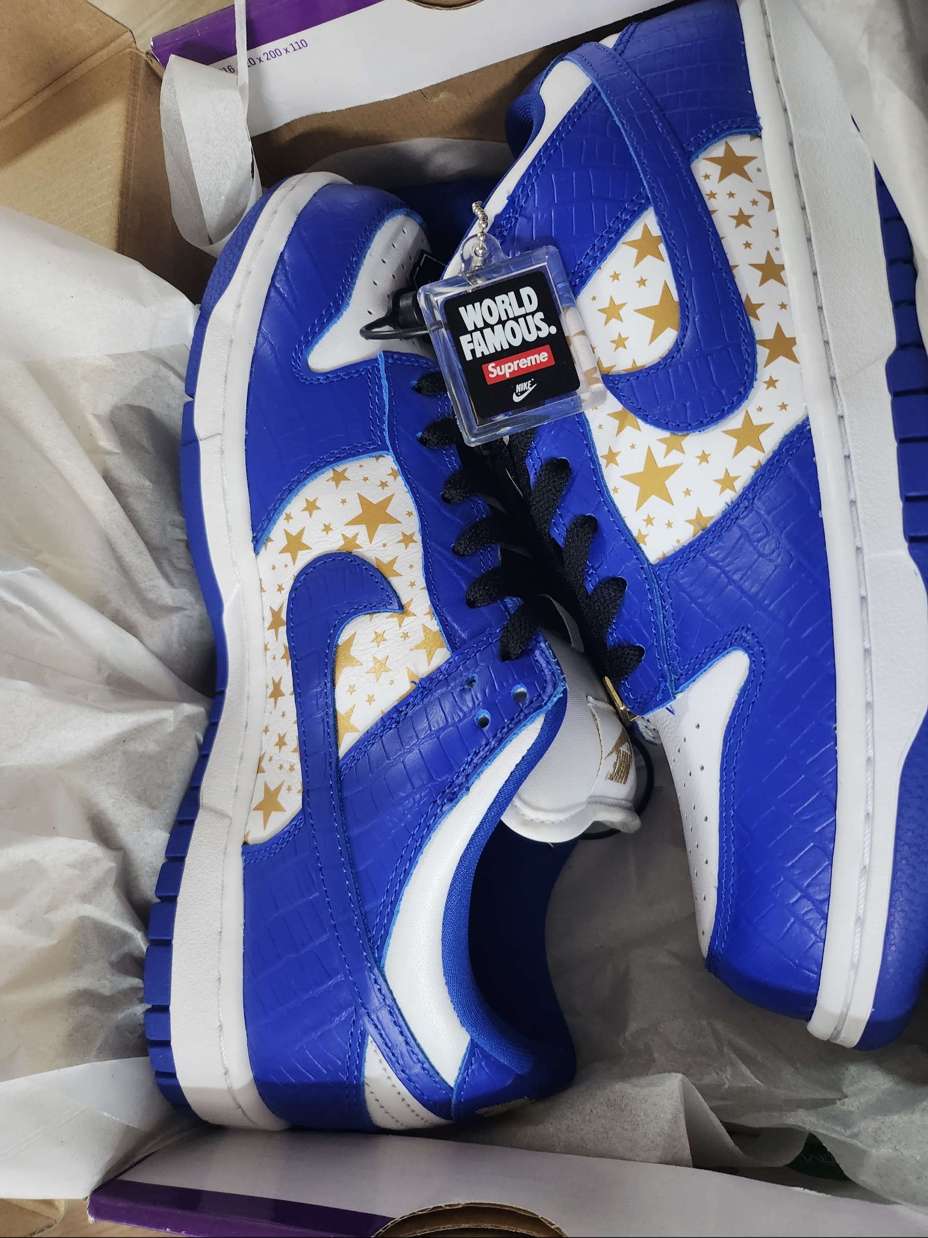 Nike x Supreme SB Dunk Low Hyper Blue 착용 스타일